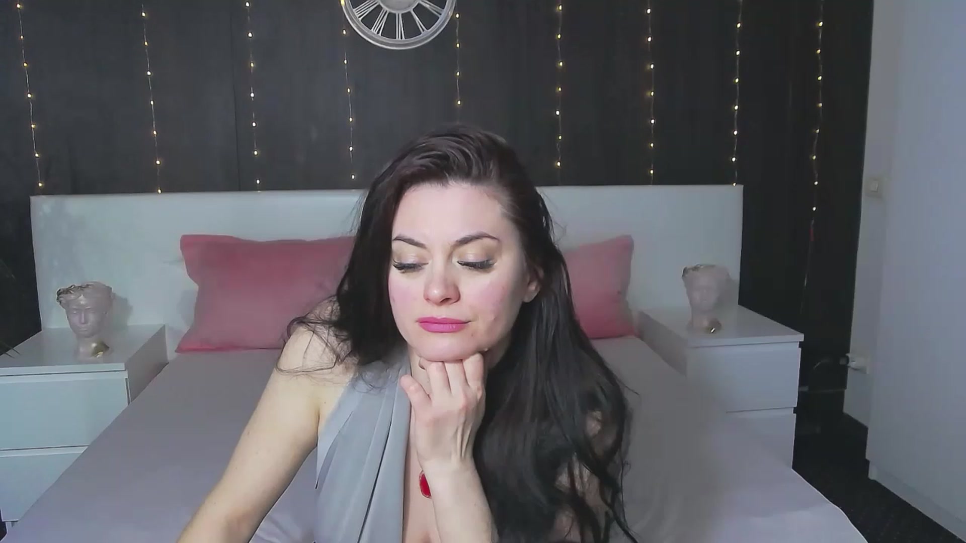 Gallery image thumbnail from ForeverChic's myfreecams stream on, 03/03/2023, 07:26 image 1 of 20