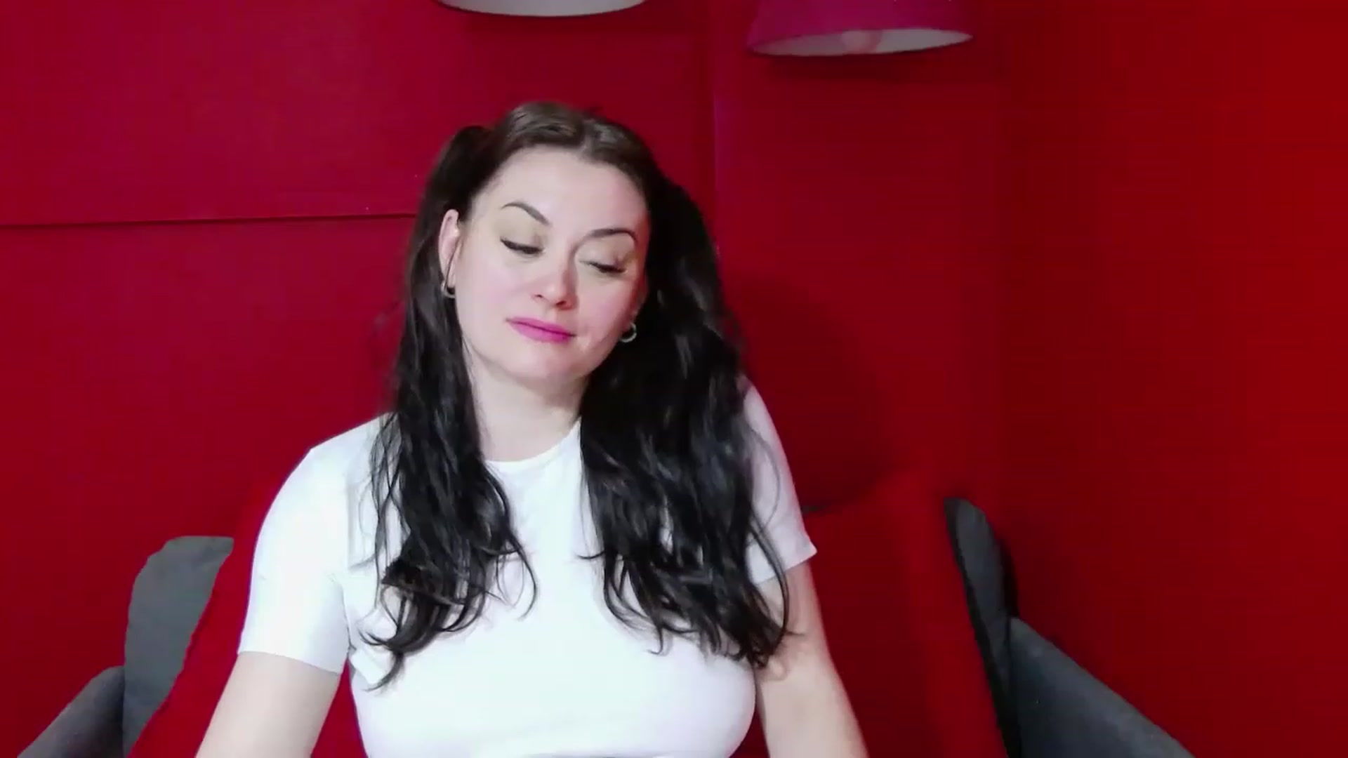 Gallery image thumbnail from ForeverChic's myfreecams stream on, 06/01/2023, 06:32 image 10 of 20