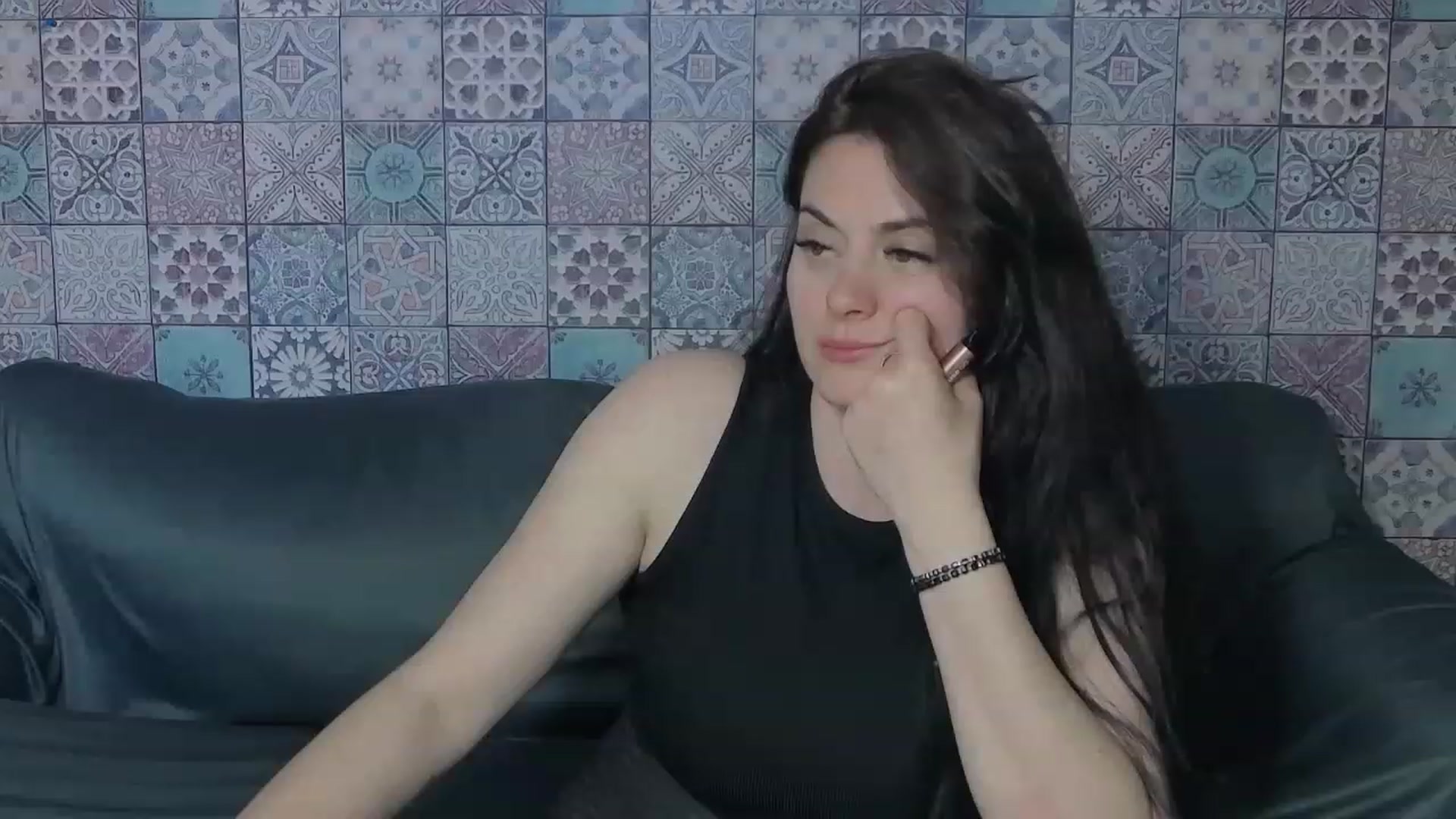 Gallery image thumbnail from ForeverChic's myfreecams stream on, 06/08/2023, 11:40 image 17 of 20
