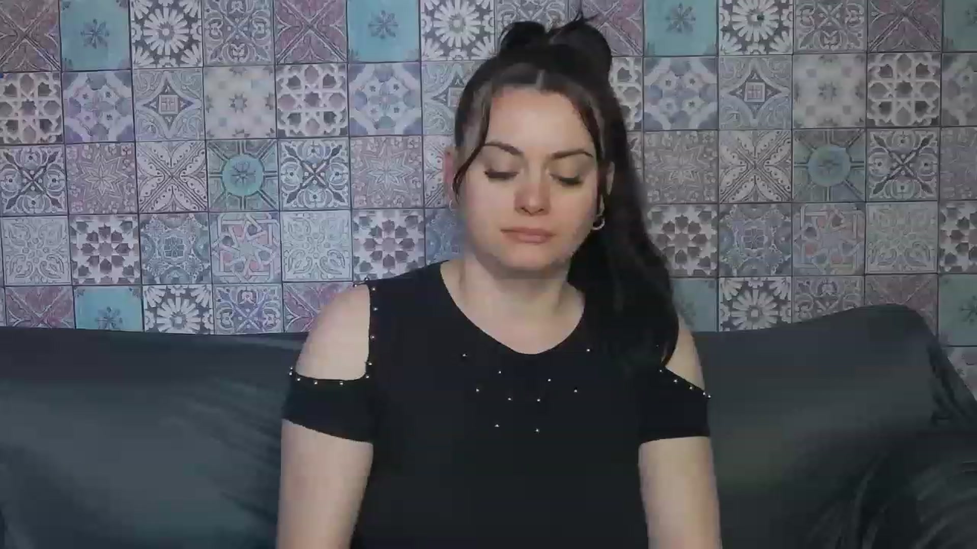 Gallery image thumbnail from ForeverChic's myfreecams stream on, 06/15/2023, 08:18 image 15 of 20