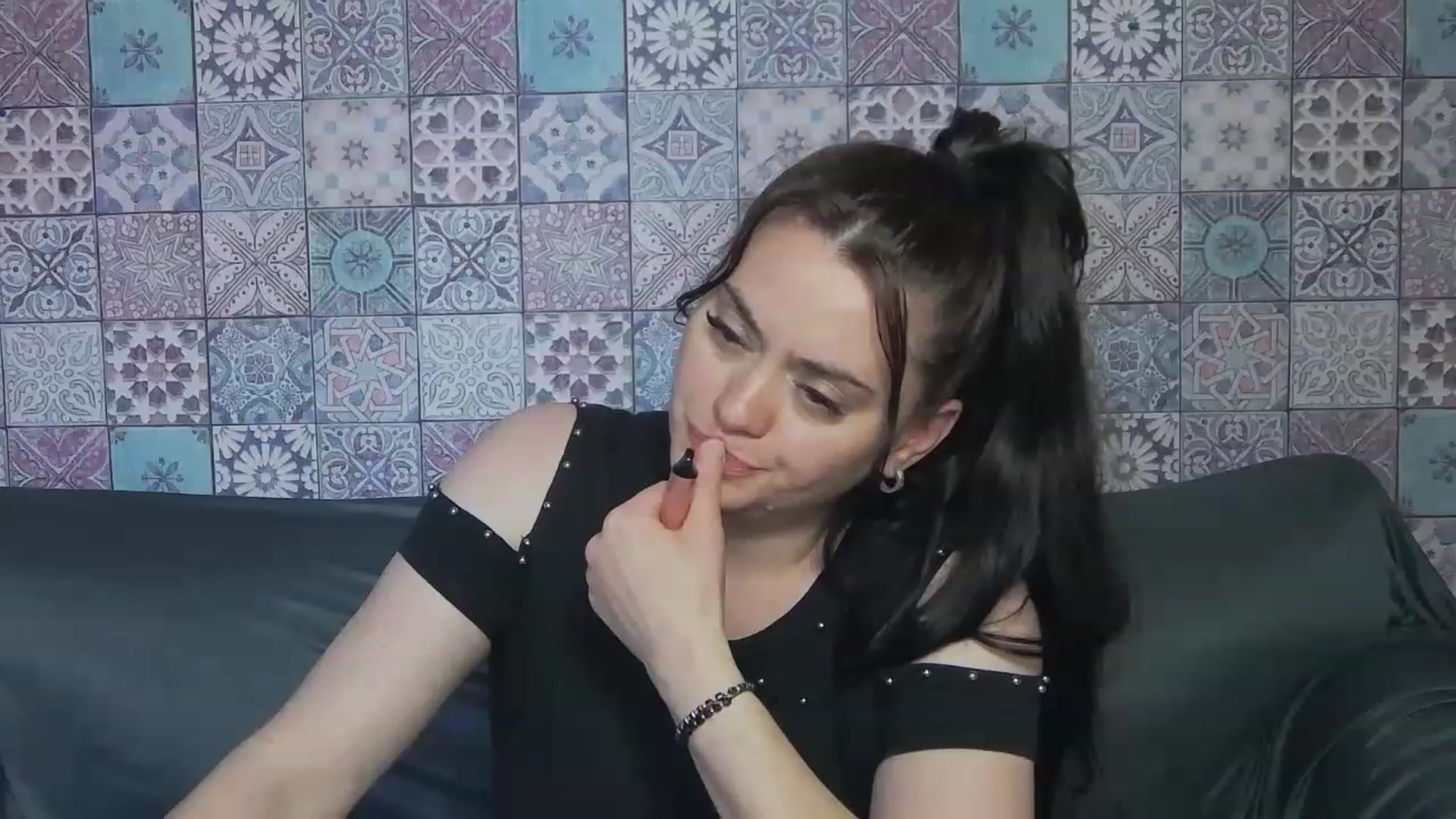 Gallery image thumbnail from ForeverChic's myfreecams stream on, 06/15/2023, 08:18 image 10 of 20