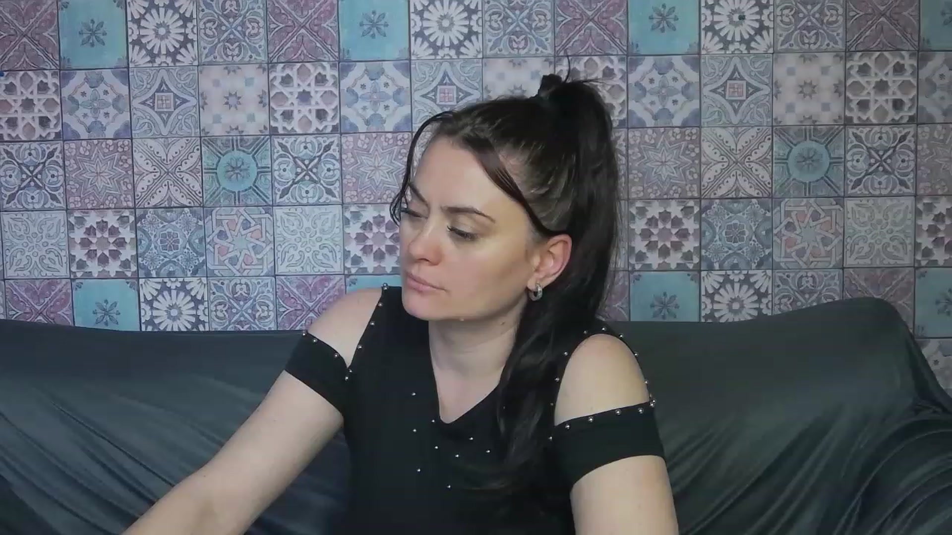 Gallery image thumbnail from ForeverChic's myfreecams stream on, 06/15/2023, 10:11 image 16 of 20