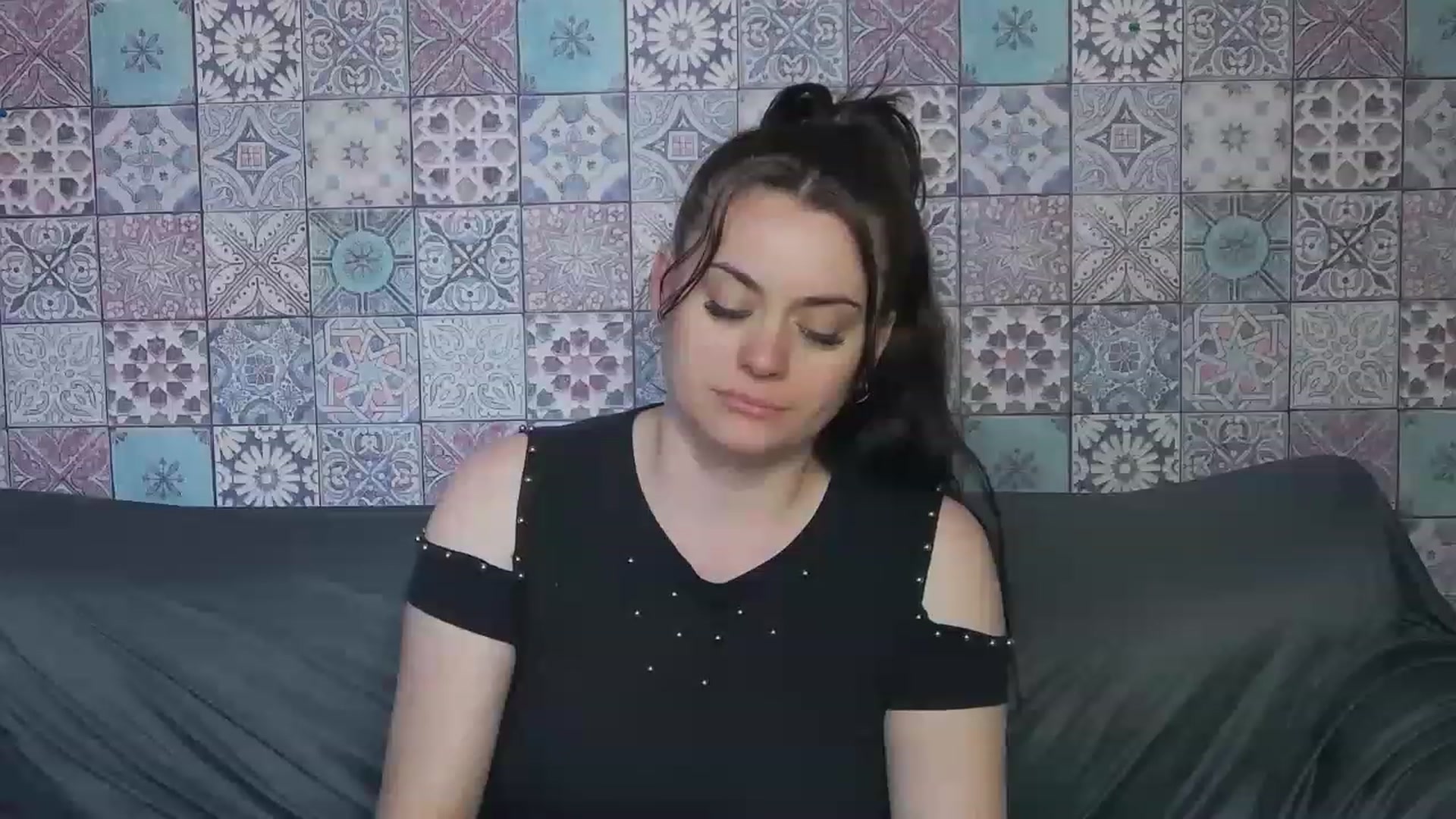 Gallery image thumbnail from ForeverChic's myfreecams stream on, 06/15/2023, 10:11 image 15 of 20