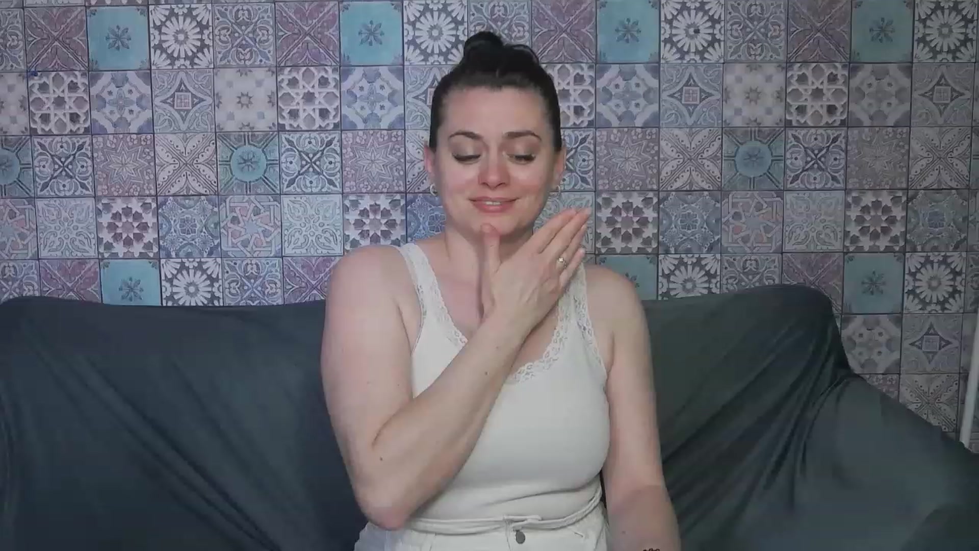 Gallery image thumbnail from ForeverChic's myfreecams stream on, 06/16/2023, 12:04 image 10 of 20