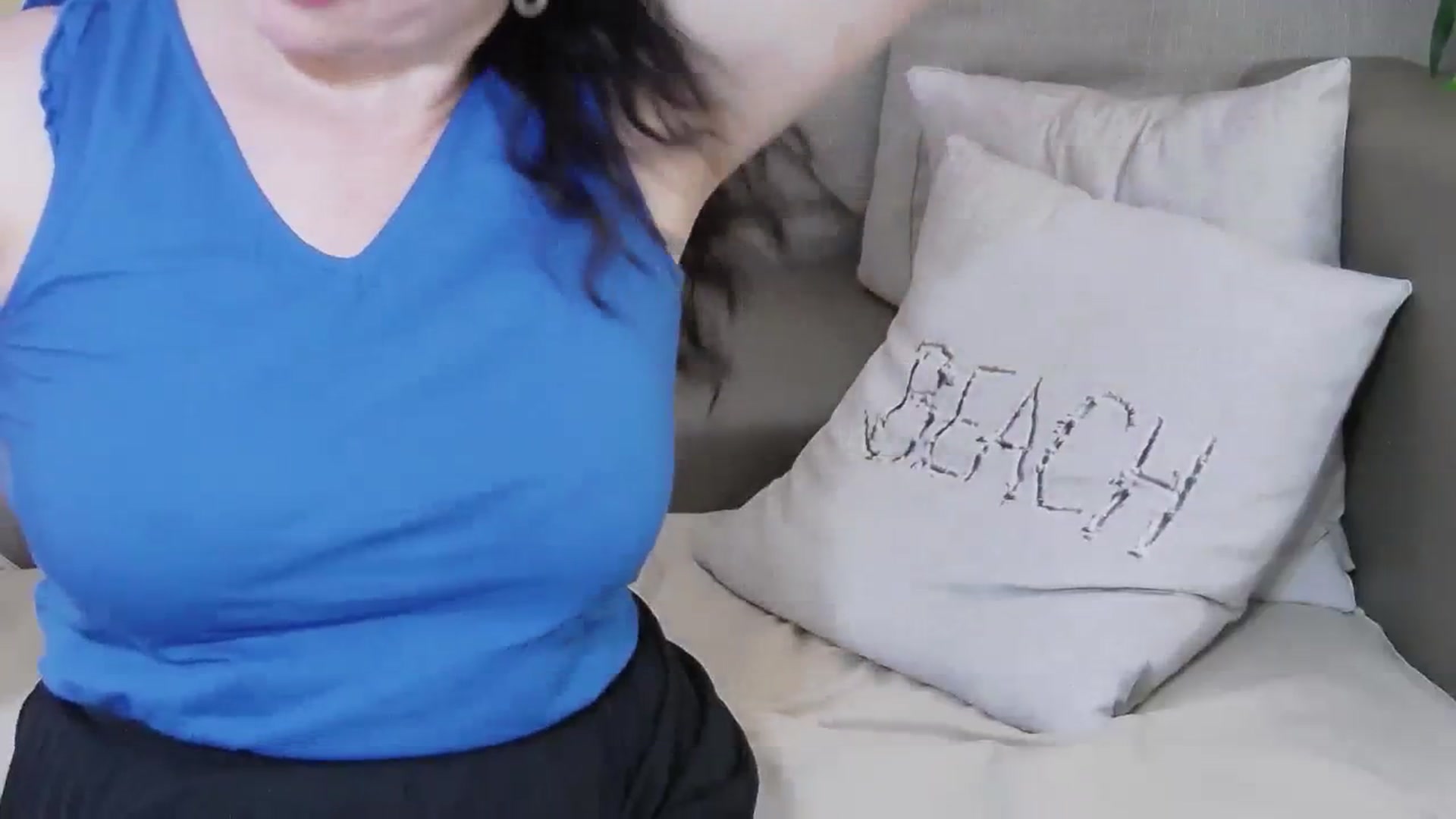 Gallery image thumbnail from ForeverChic's myfreecams stream on, 08/04/2023, 08:38 image 19 of 20