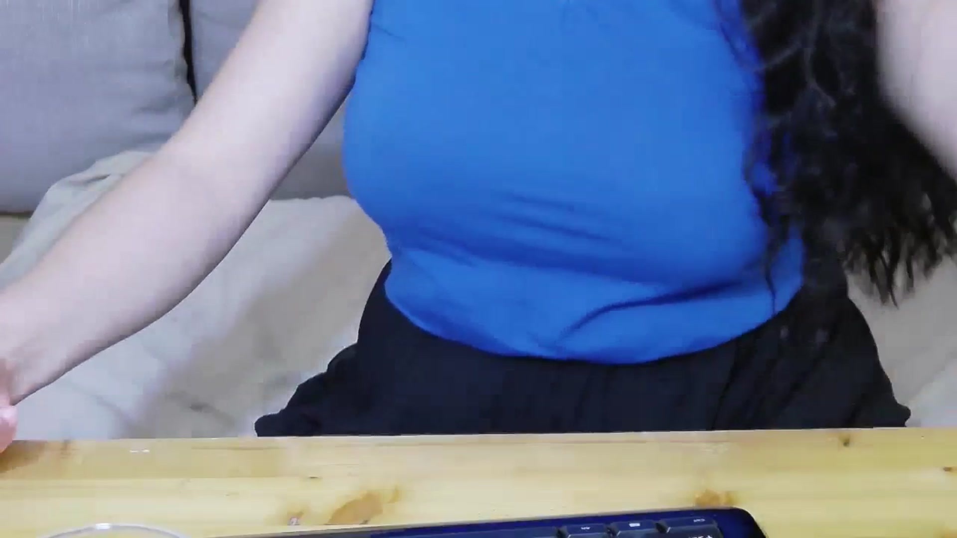 Gallery image thumbnail from ForeverChic's myfreecams stream on, 08/04/2023, 10:32 image 12 of 20