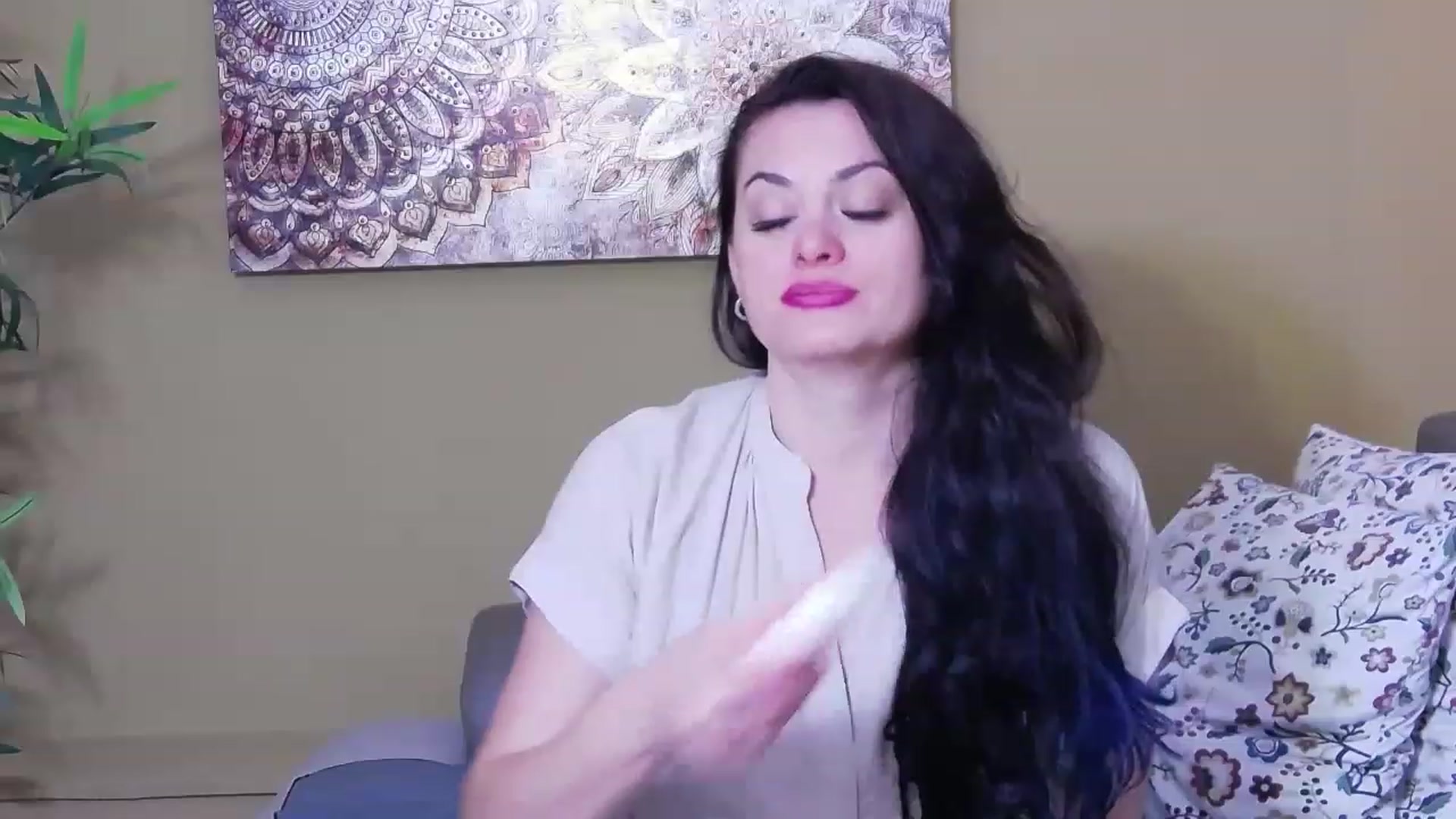 Gallery image thumbnail from ForeverChic's myfreecams stream on, 08/17/2023, 07:05 image 19 of 20