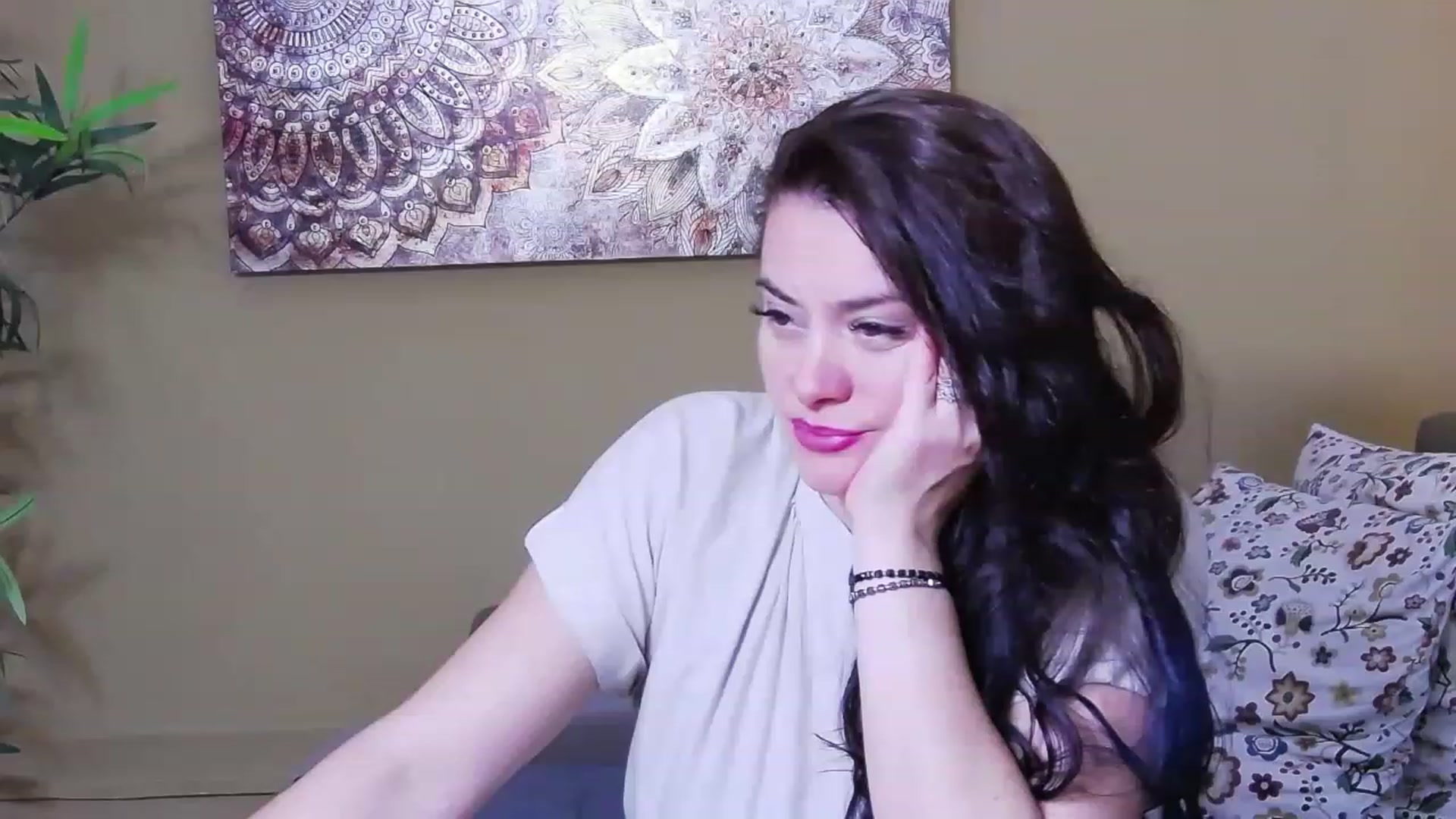 Gallery image thumbnail from ForeverChic's myfreecams stream on, 08/17/2023, 07:05 image 7 of 20