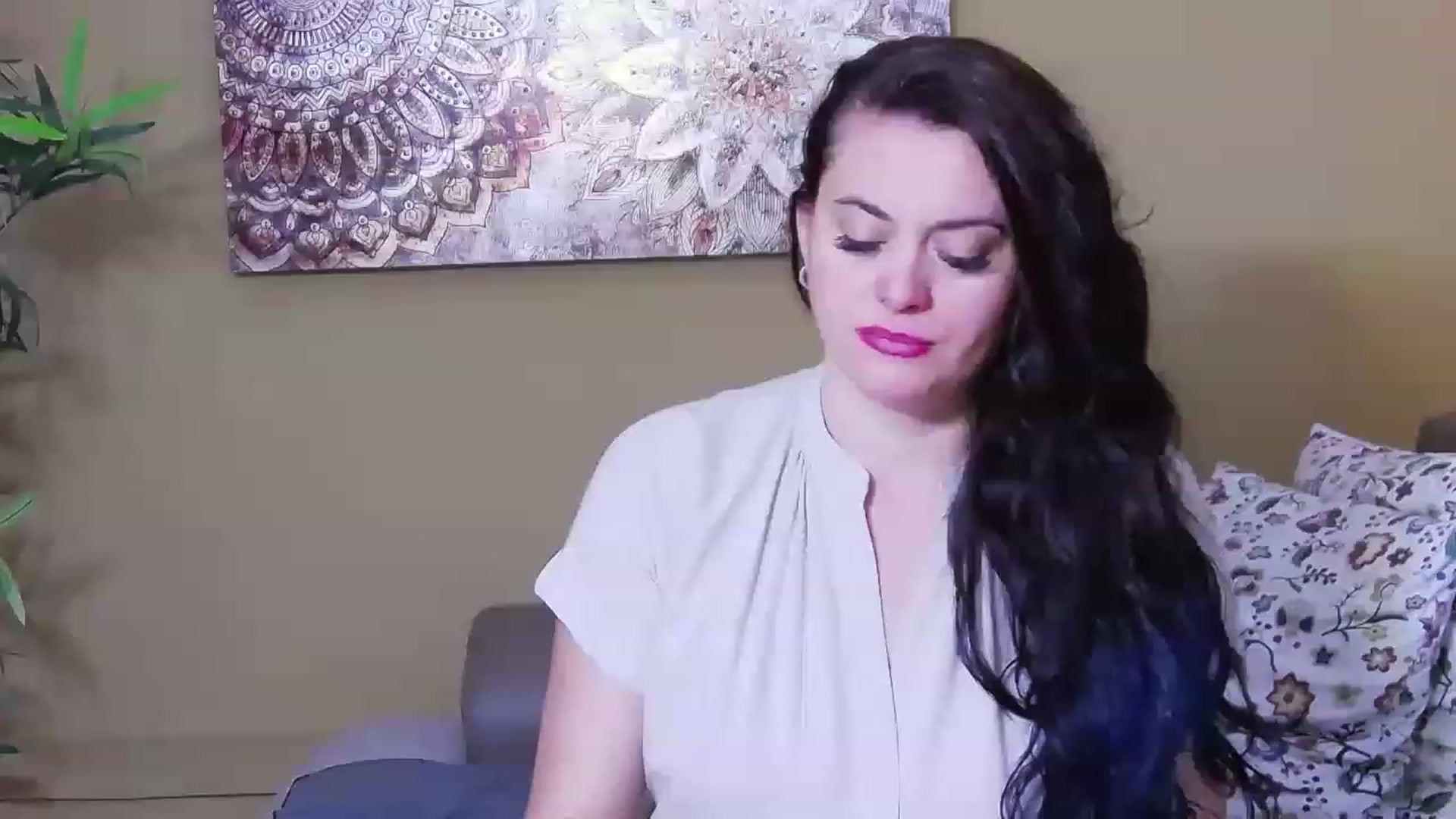 Gallery image thumbnail from ForeverChic's myfreecams stream on, 08/17/2023, 07:05 image 4 of 20