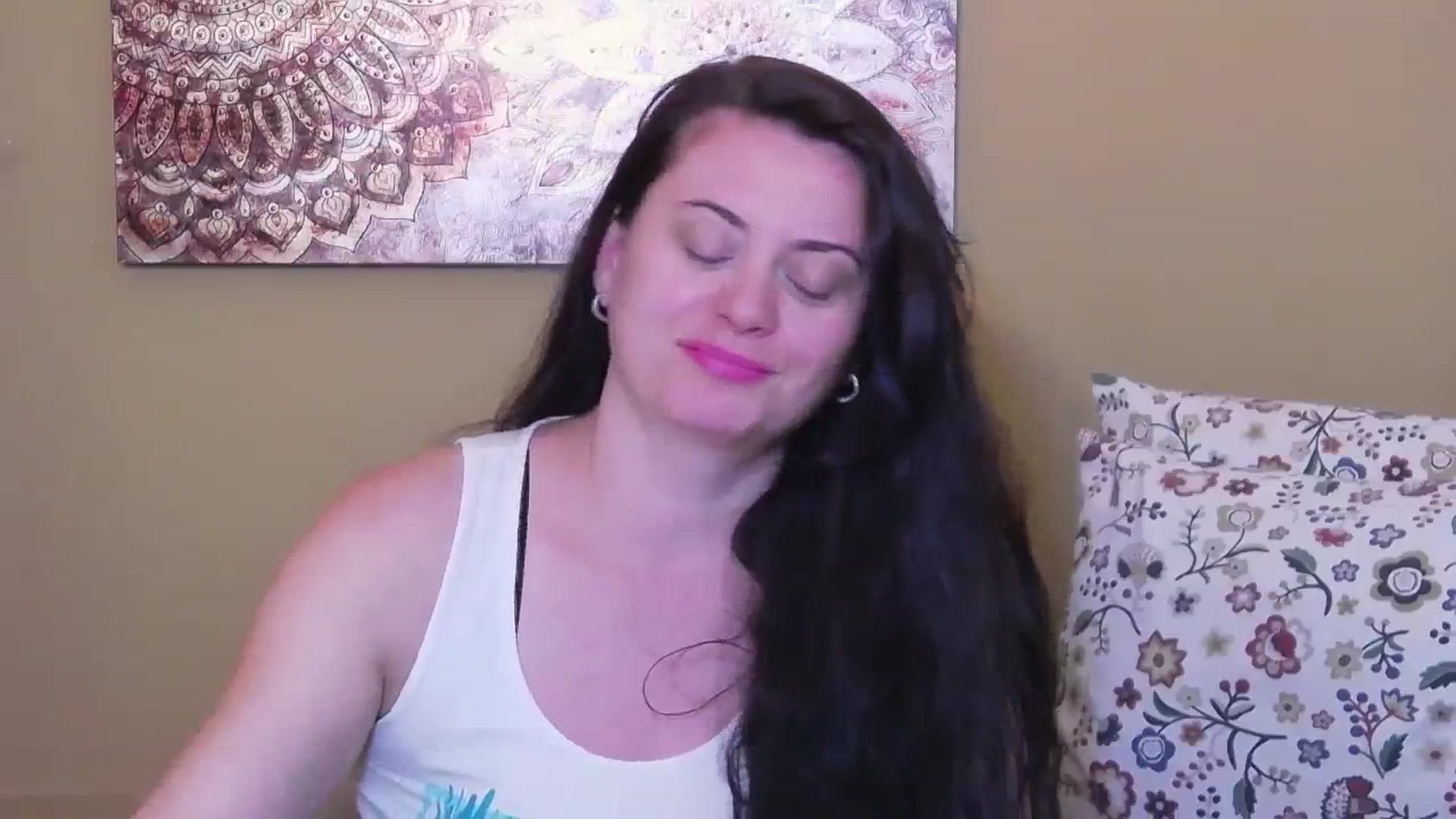 Gallery image thumbnail from ForeverChic's myfreecams stream on, 08/23/2023, 10:38 image 12 of 20
