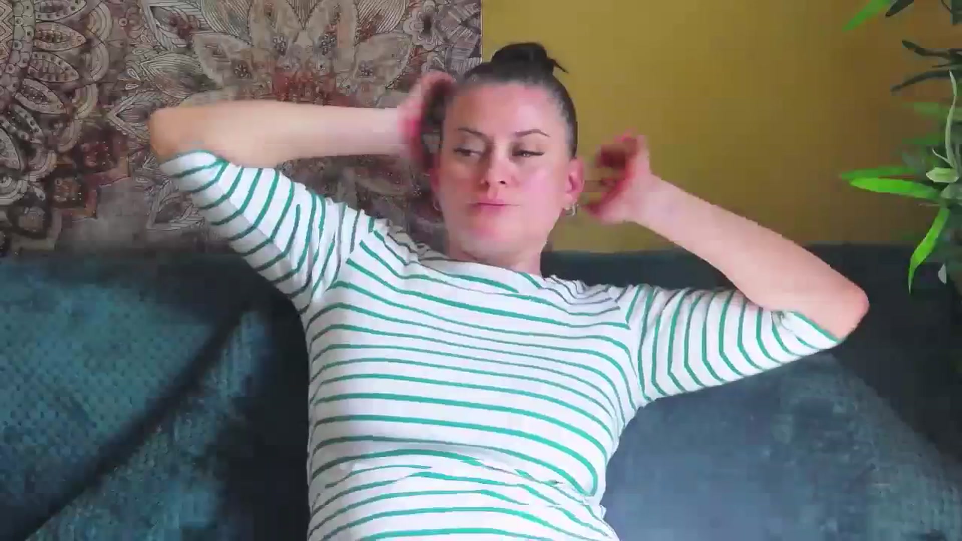 Gallery image thumbnail from ForeverChic's myfreecams stream on, 10/04/2023, 12:01 image 3 of 20