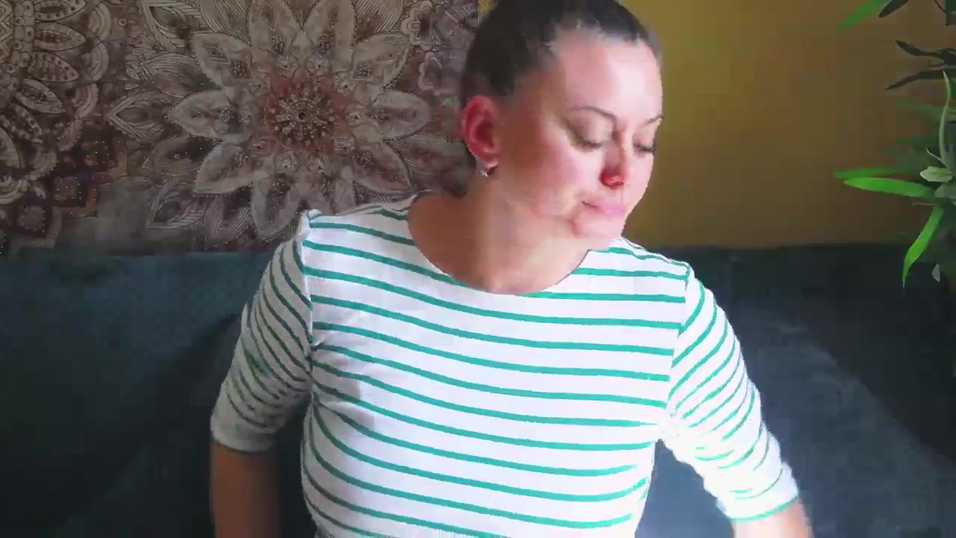 Gallery image thumbnail from ForeverChic's myfreecams stream on, 10/04/2023, 12:01 image 5 of 20