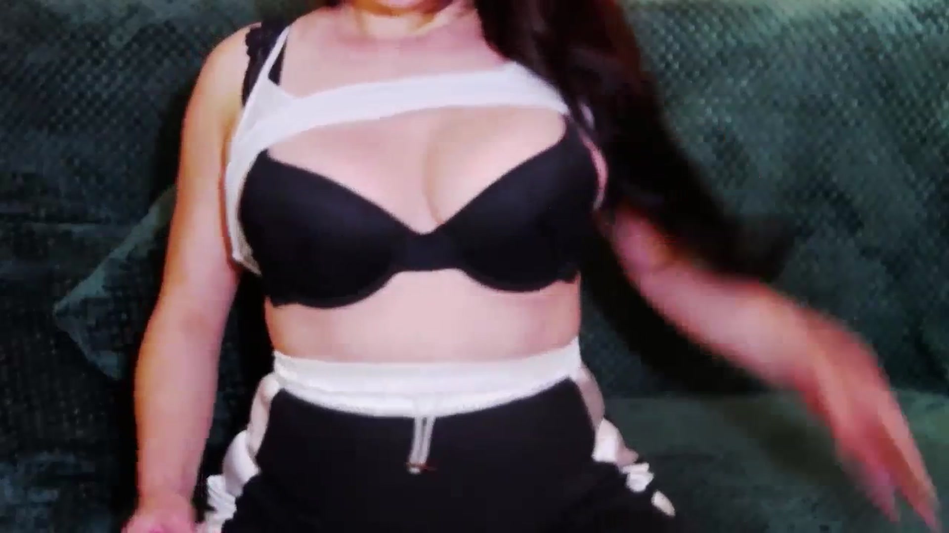 Gallery image thumbnail from ForeverChic's myfreecams stream on, 10/11/2023, 10:46 image 4 of 20