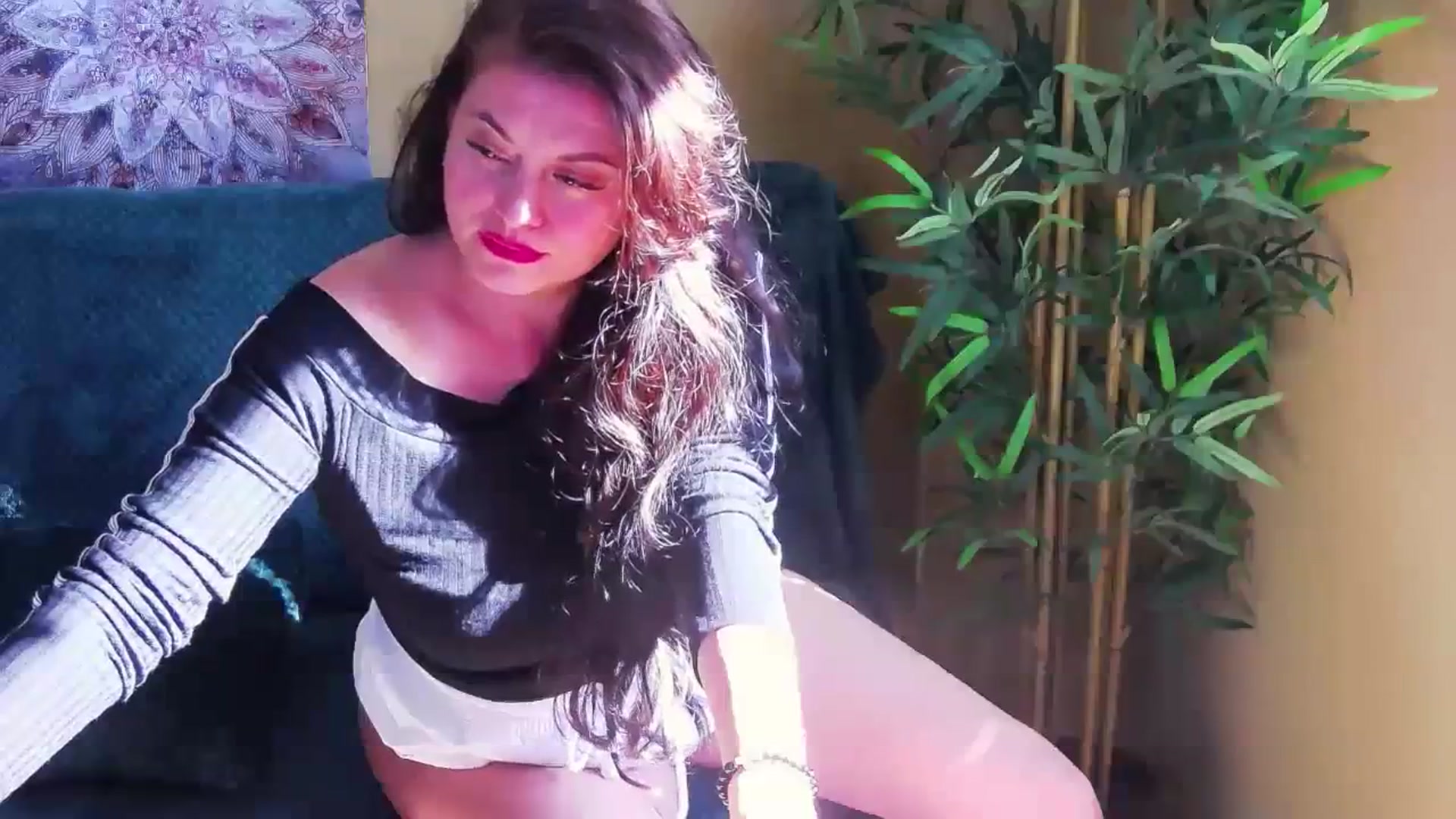 Gallery image thumbnail from ForeverChic's myfreecams stream on, 10/18/2023, 11:21 image 14 of 20