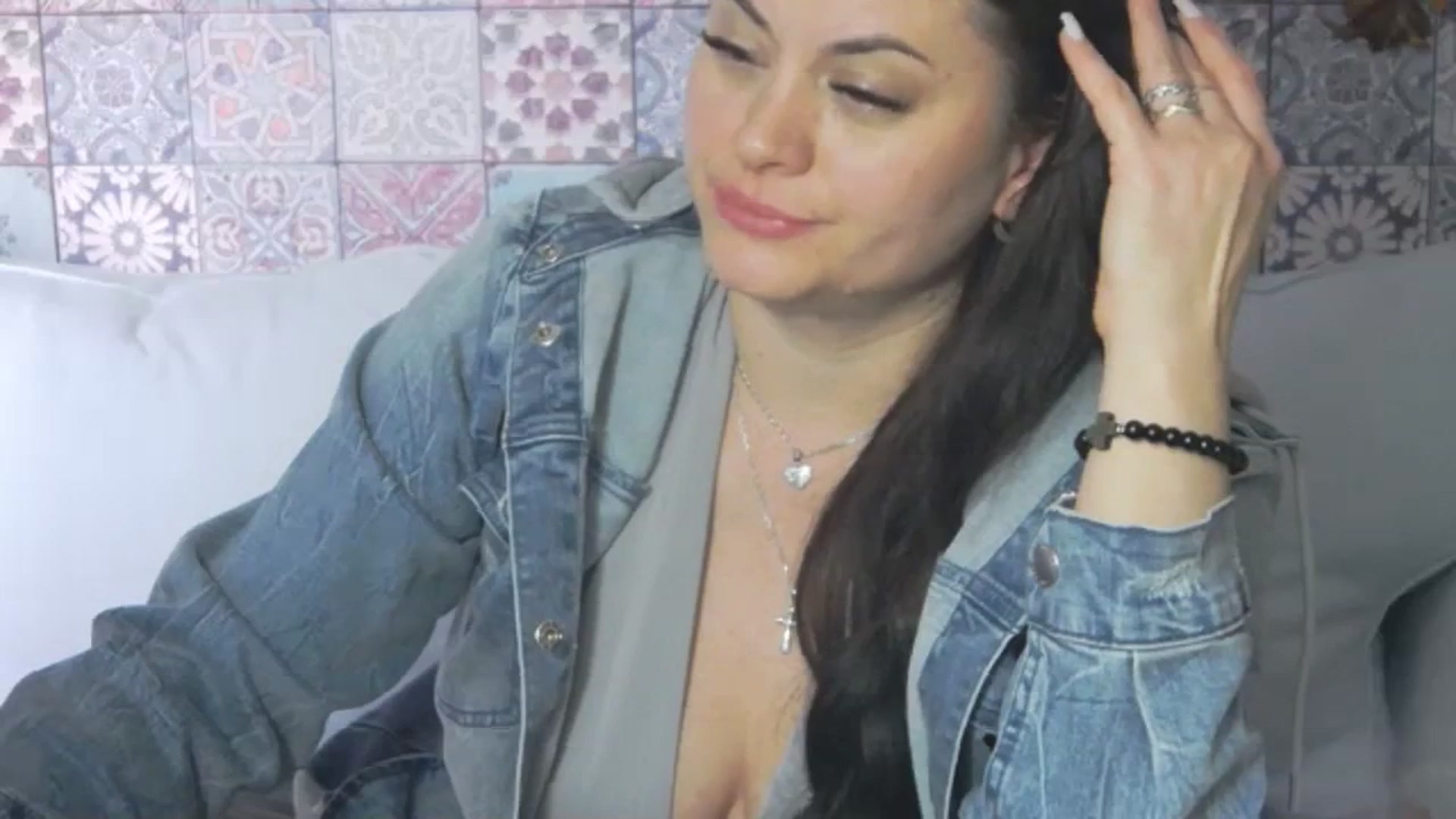 Gallery image thumbnail from ForeverChic's myfreecams stream on, 11/07/2023, 09:48 image 4 of 20