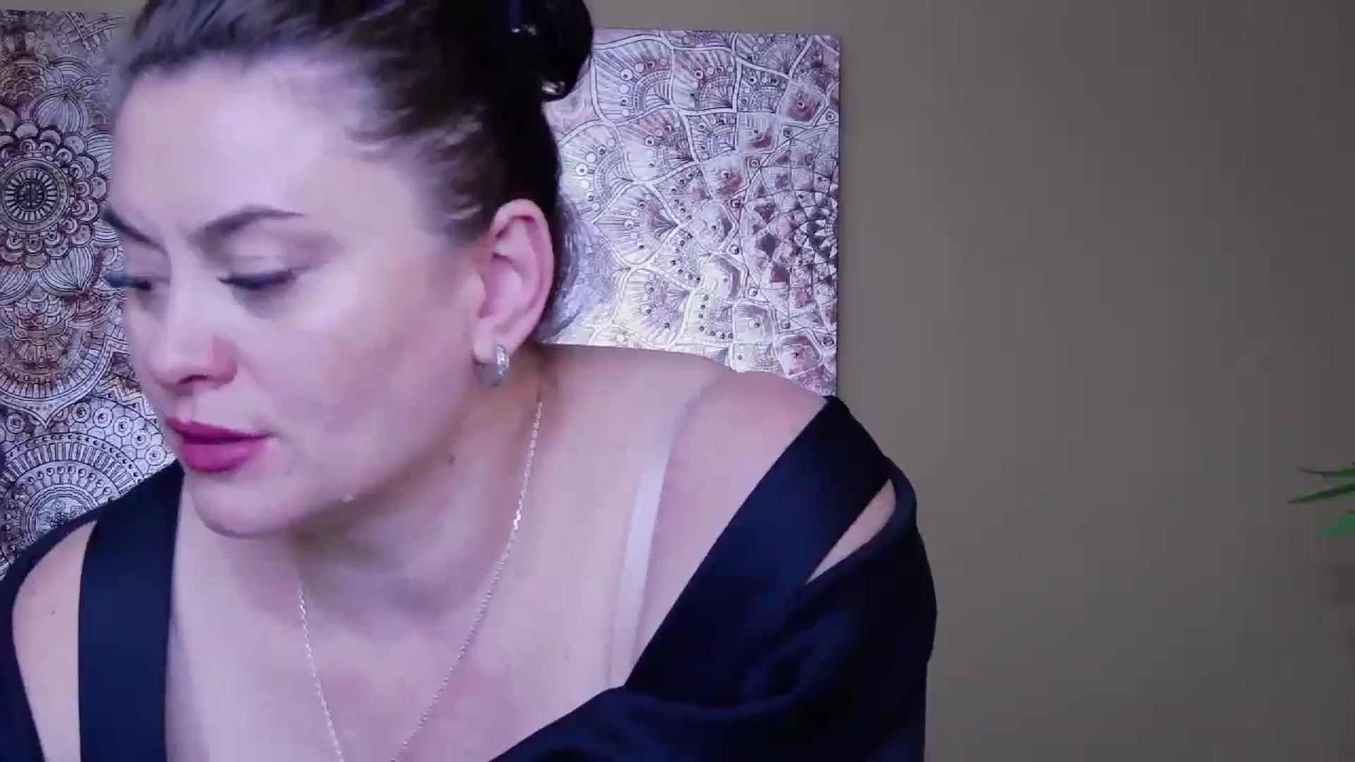 Gallery image thumbnail from ForeverChic's myfreecams stream on, 11/21/2023, 11:05 image 19 of 20
