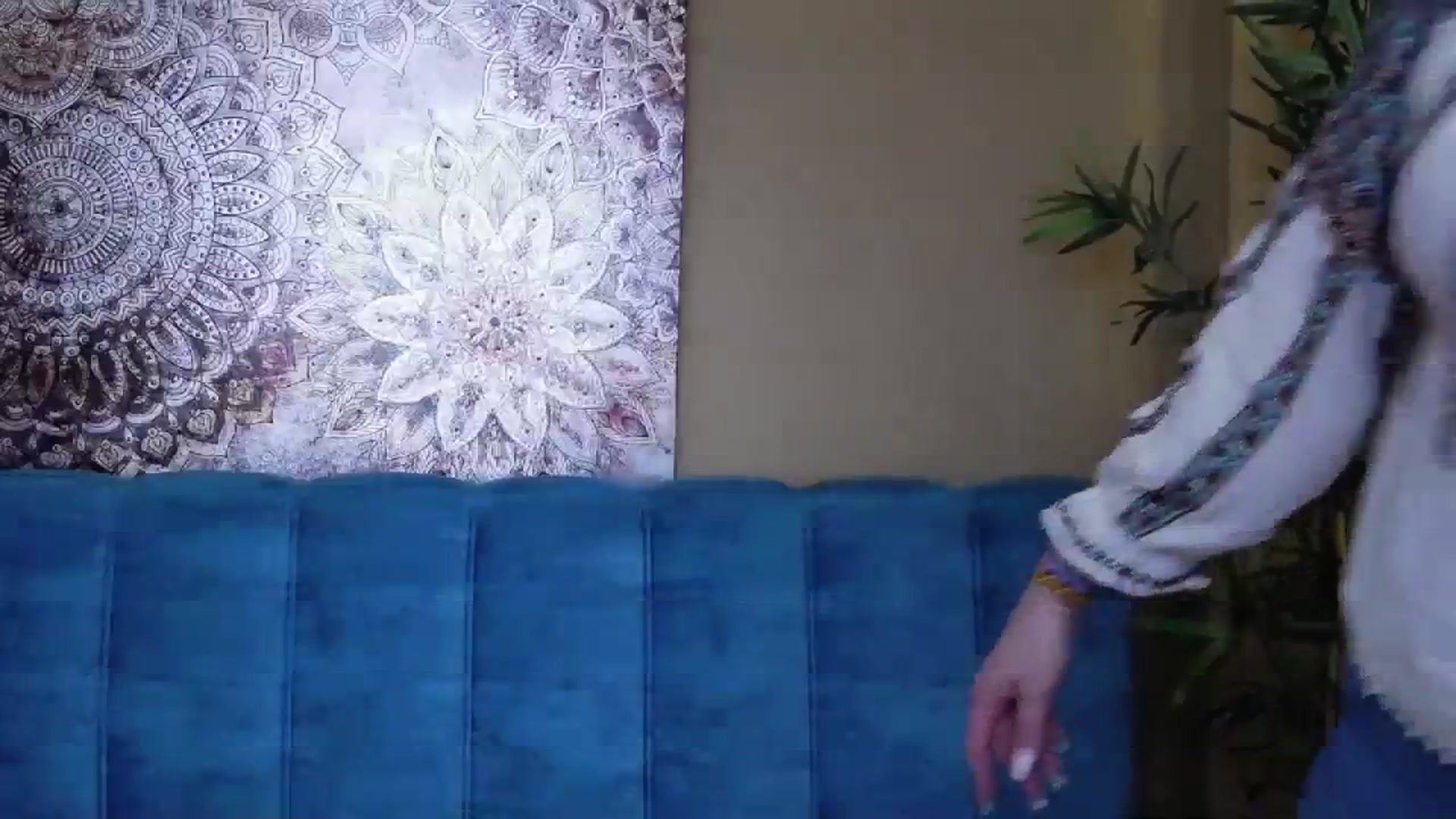 Gallery image thumbnail from ForeverChic's myfreecams stream on, 12/01/2023, 11:42 image 3 of 20