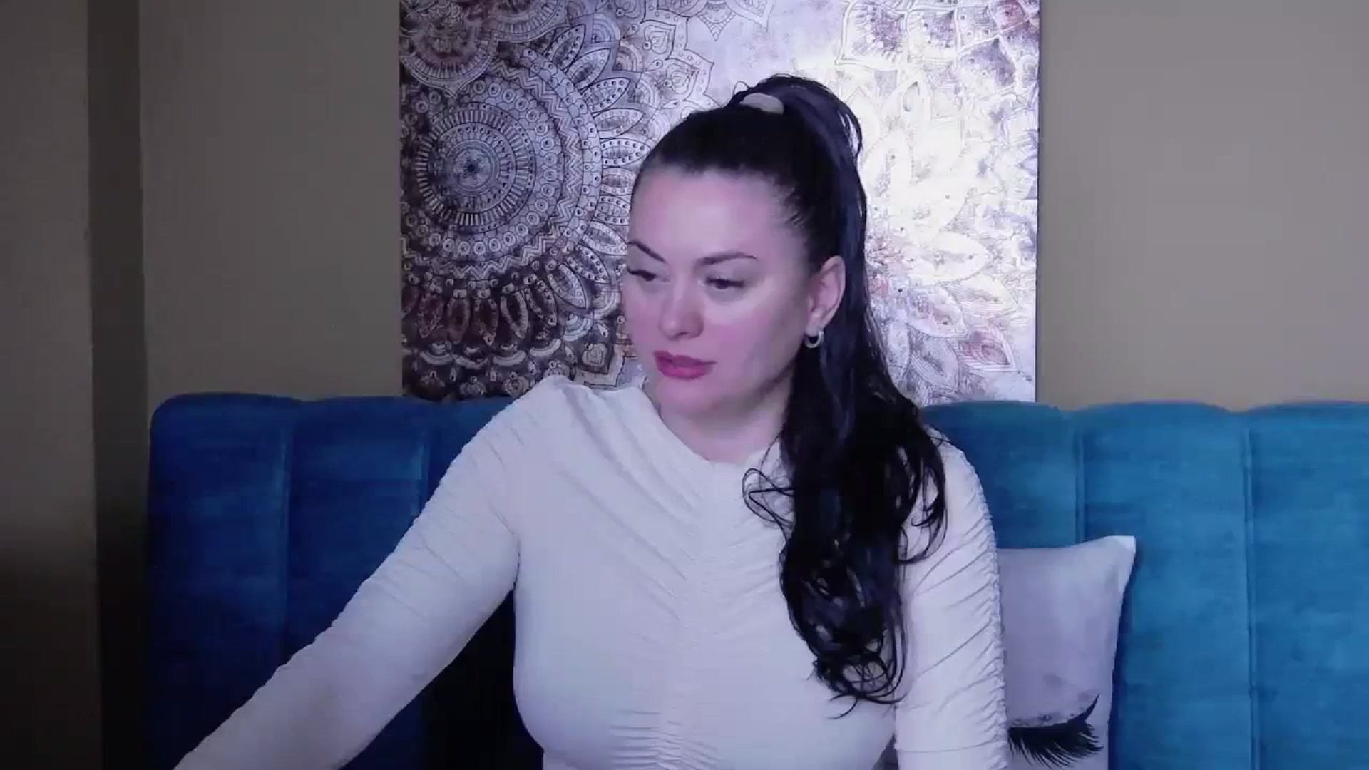Gallery image thumbnail from ForeverChic's myfreecams stream on, 01/02/2024, 08:29 image 14 of 20