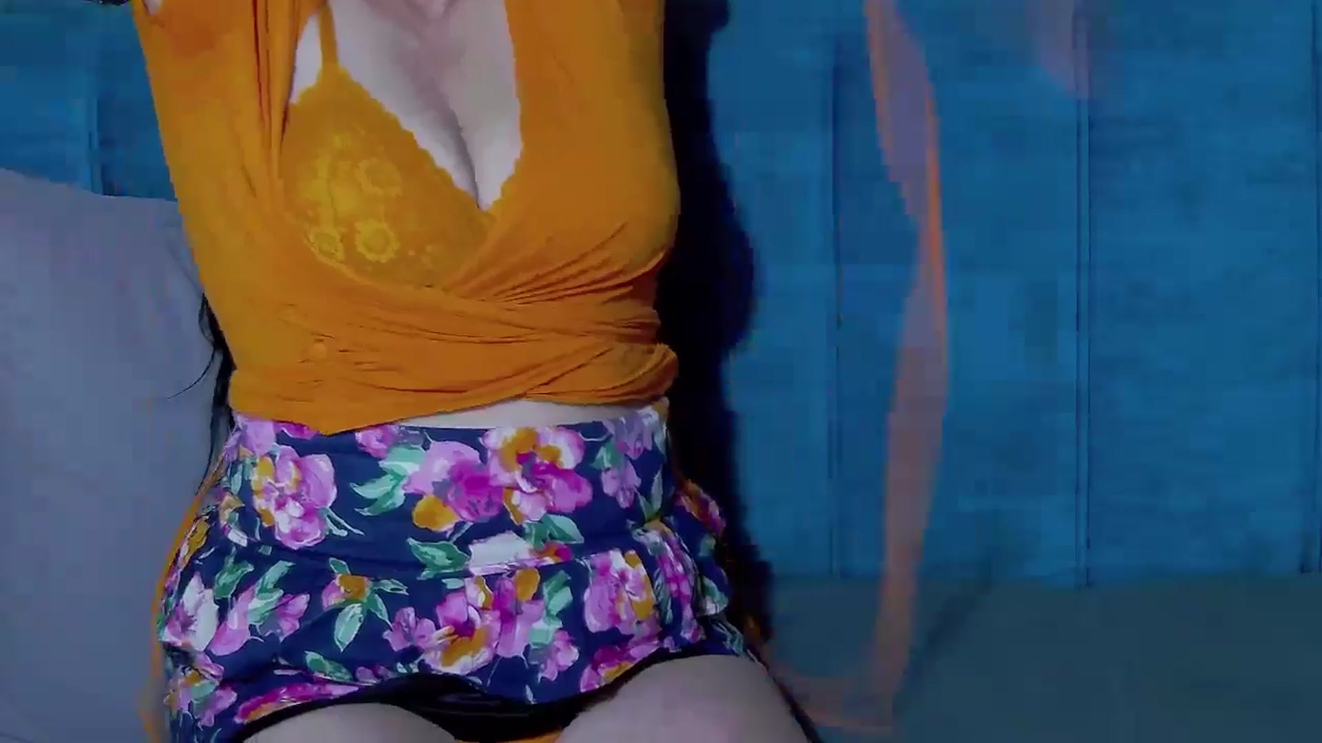 Gallery image thumbnail from ForeverChic's myfreecams stream on, 08/10/2024, 12:22 image 14 of 20