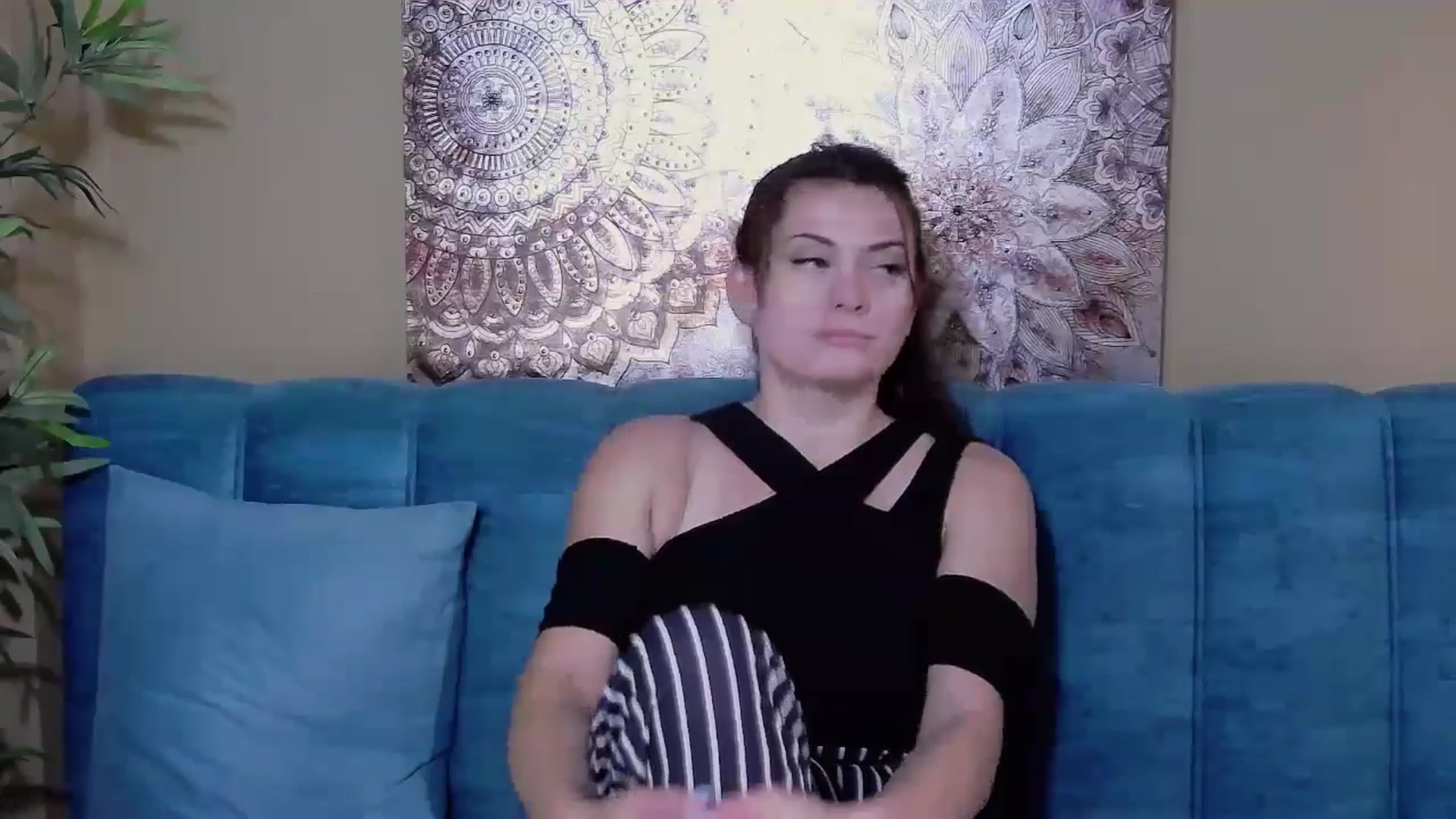 Gallery image thumbnail from ForeverChic's myfreecams stream on, 09/11/2024, 15:09 image 2 of 20