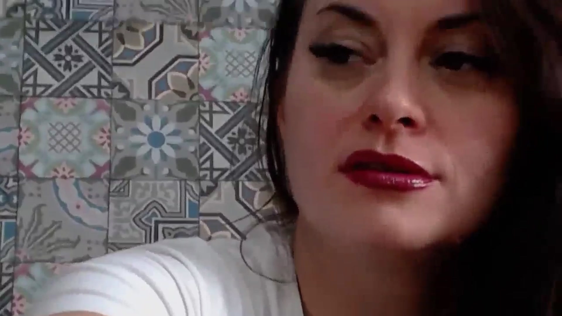 Gallery image thumbnail from ForeverChic's myfreecams stream on, 10/06/2024, 09:35 image 8 of 20