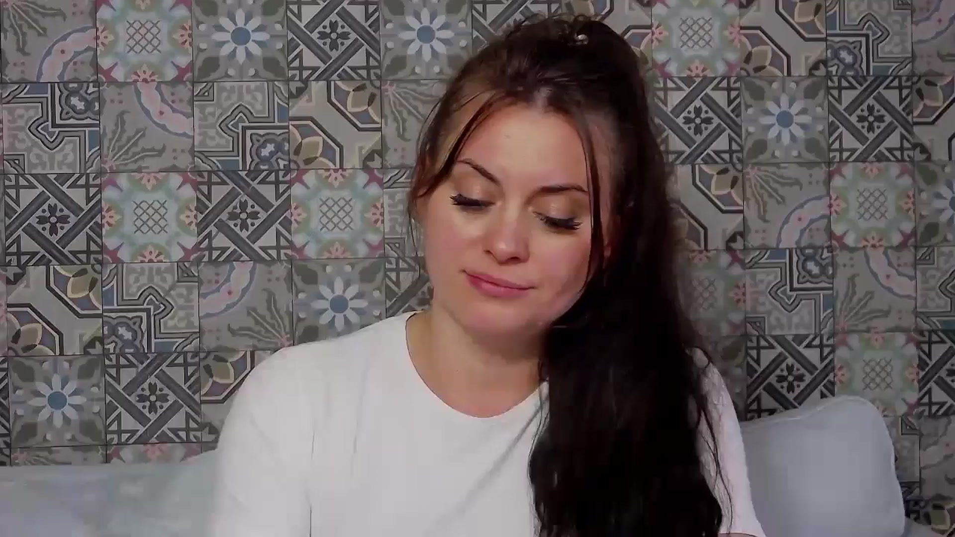Gallery image thumbnail from ForeverChic's myfreecams stream on, 10/06/2024, 14:24 image 17 of 20