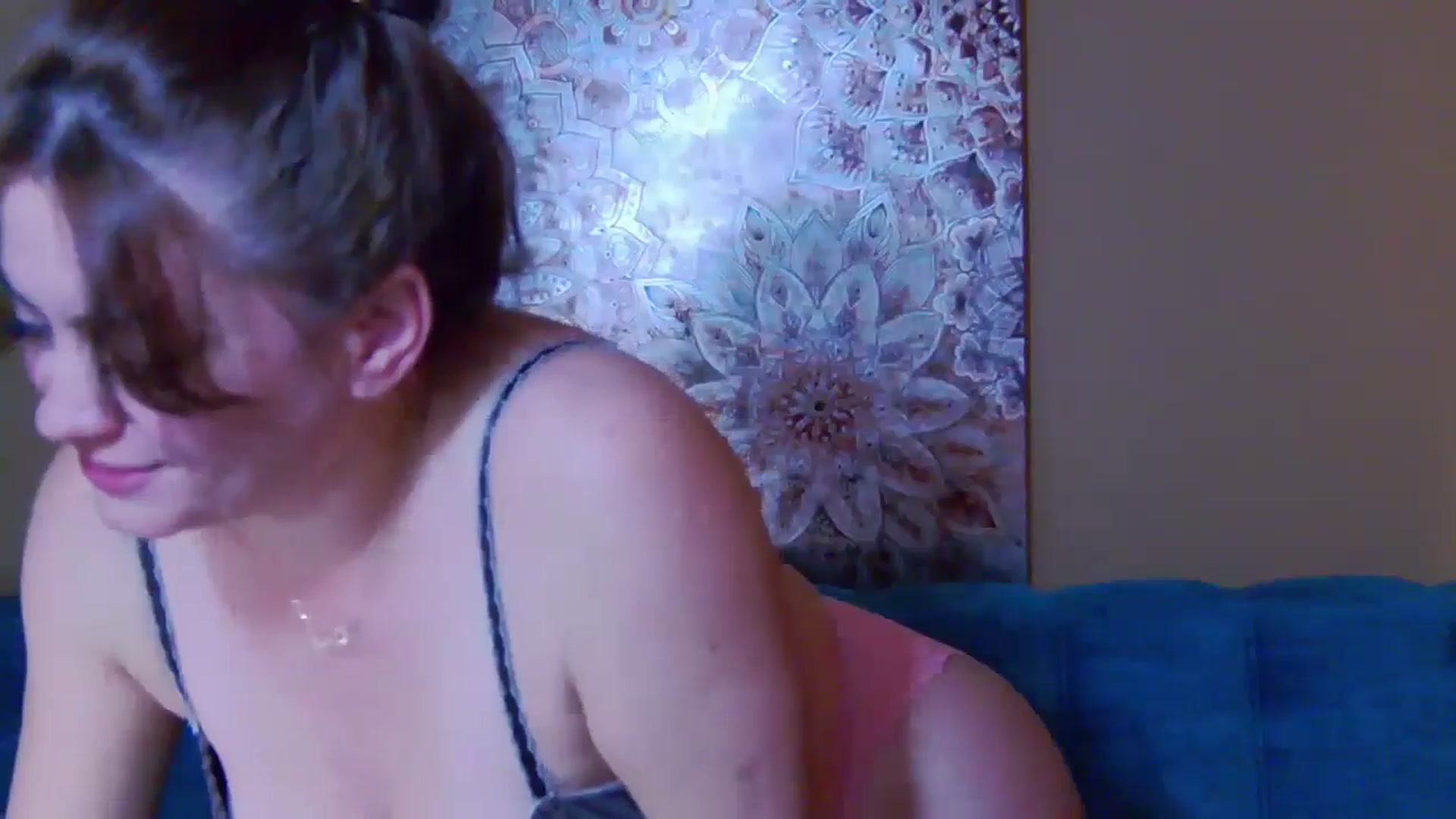 Gallery image thumbnail from ForeverChic's myfreecams stream on, 10/18/2024, 06:50 image 13 of 20