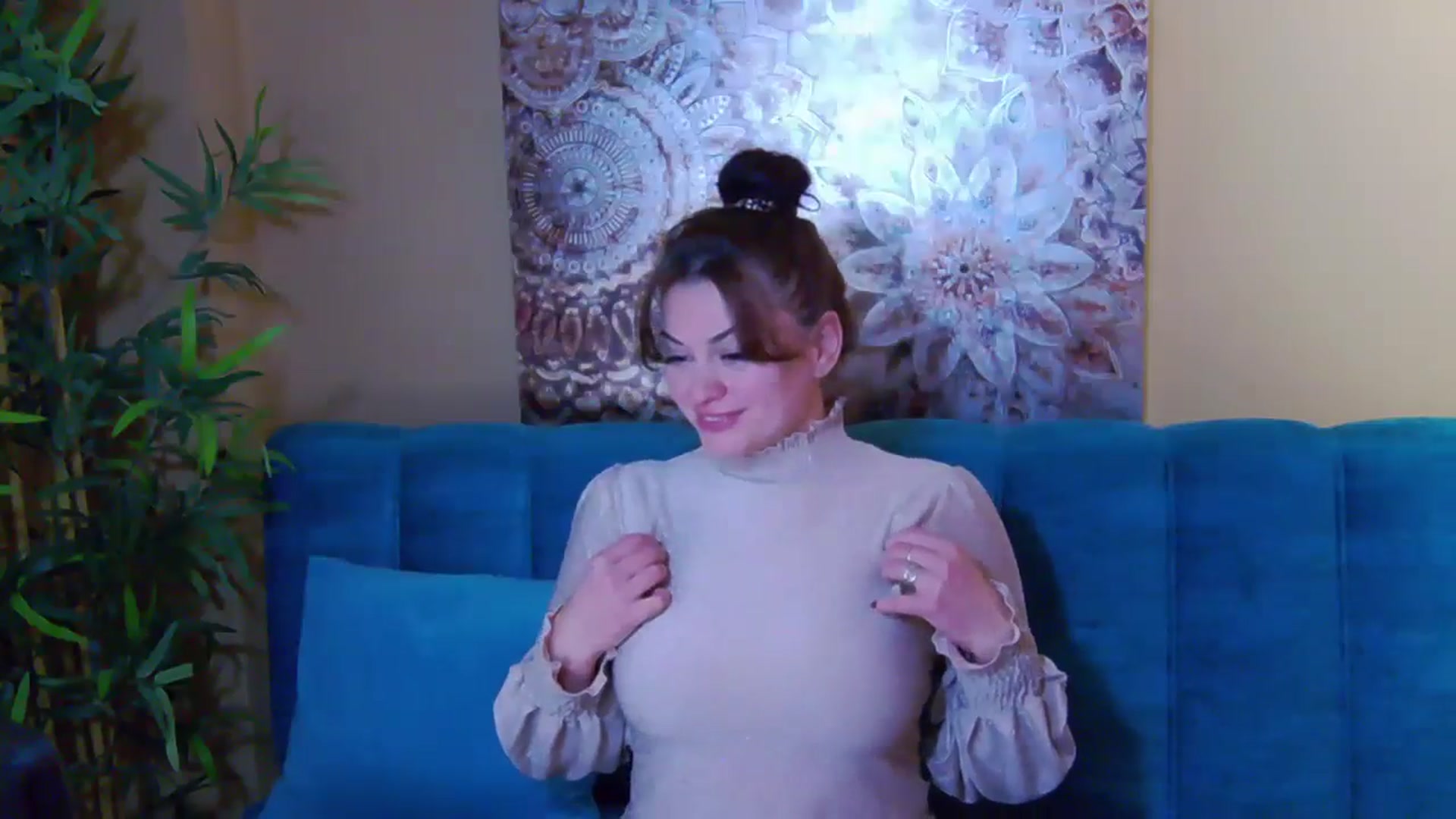 Gallery image thumbnail from ForeverChic's myfreecams stream on, 10/18/2024, 07:47 image 11 of 20