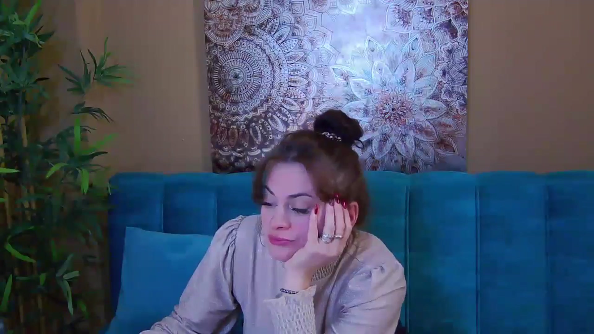 Gallery image thumbnail from ForeverChic's myfreecams stream on, 10/18/2024, 07:47 image 3 of 20