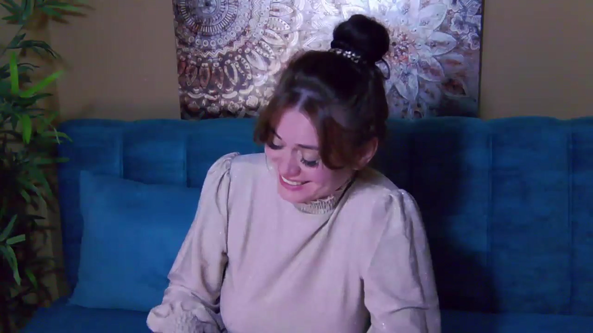 Gallery image thumbnail from ForeverChic's myfreecams stream on, 10/18/2024, 09:14 image 6 of 20