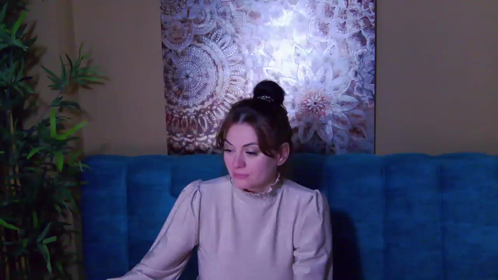 Gallery image thumbnail from ForeverChic's myfreecams stream on, 10/18/2024, 09:14 image 16 of 20
