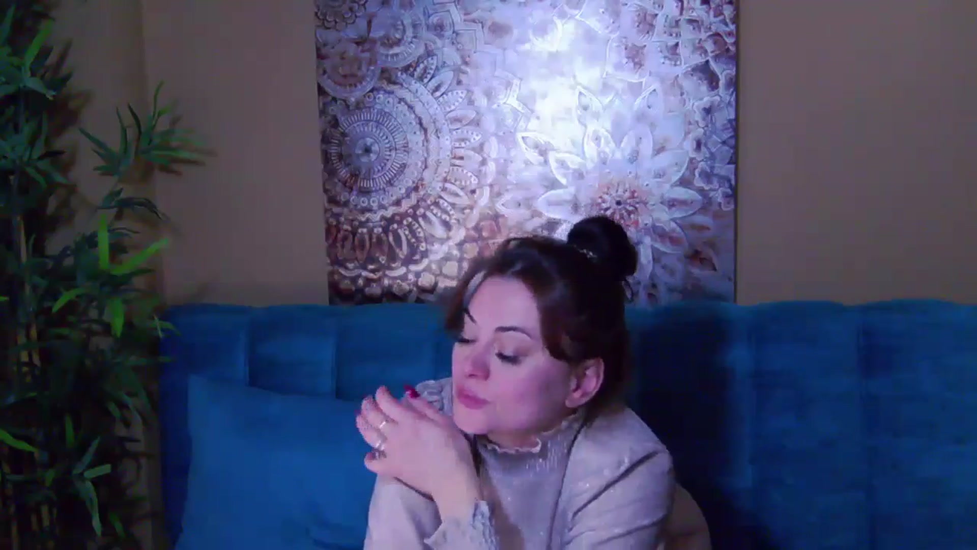 Gallery image thumbnail from ForeverChic's myfreecams stream on, 10/18/2024, 09:14 image 8 of 20