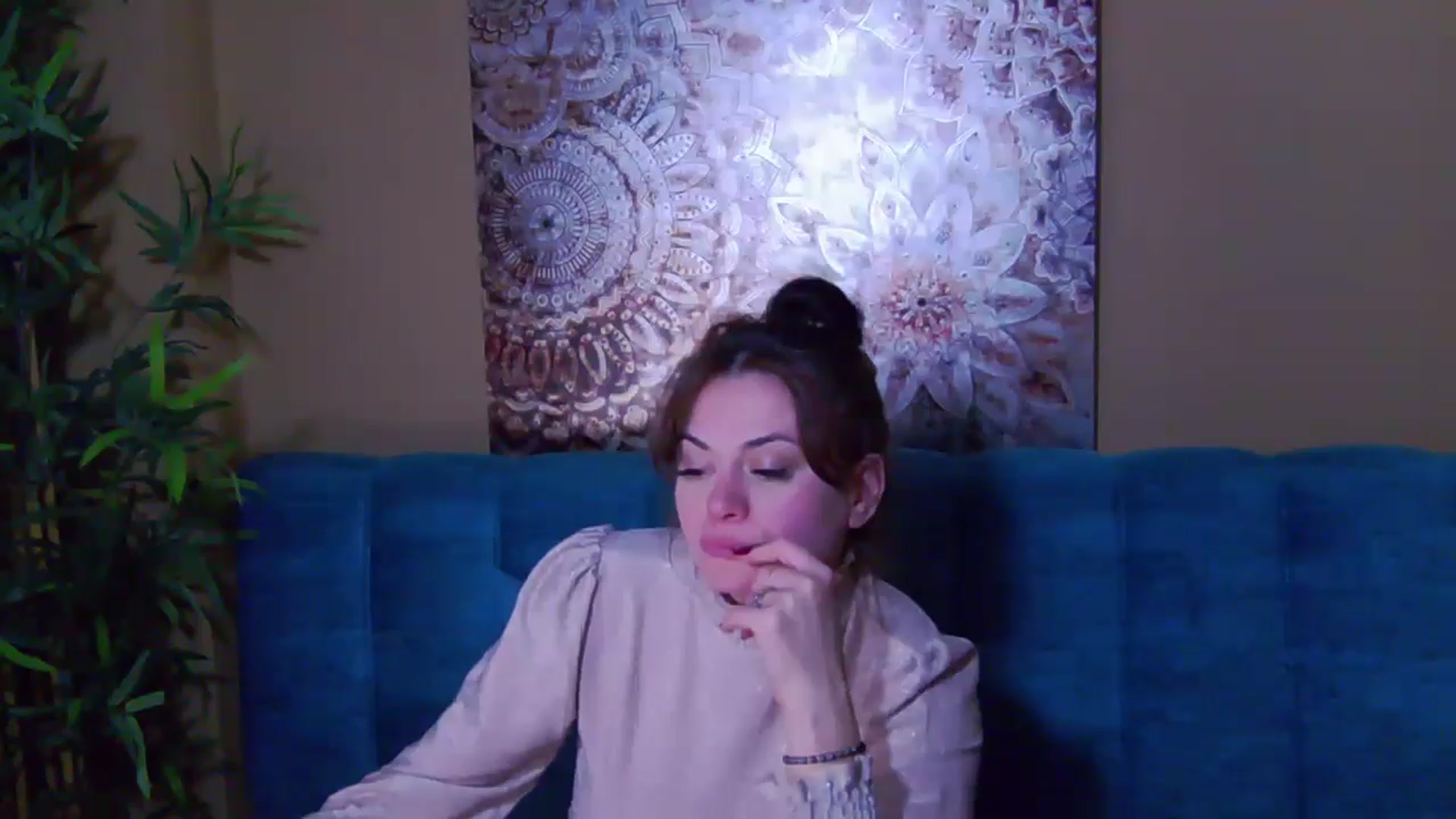 Gallery image thumbnail from ForeverChic's myfreecams stream on, 10/18/2024, 09:14 image 11 of 20