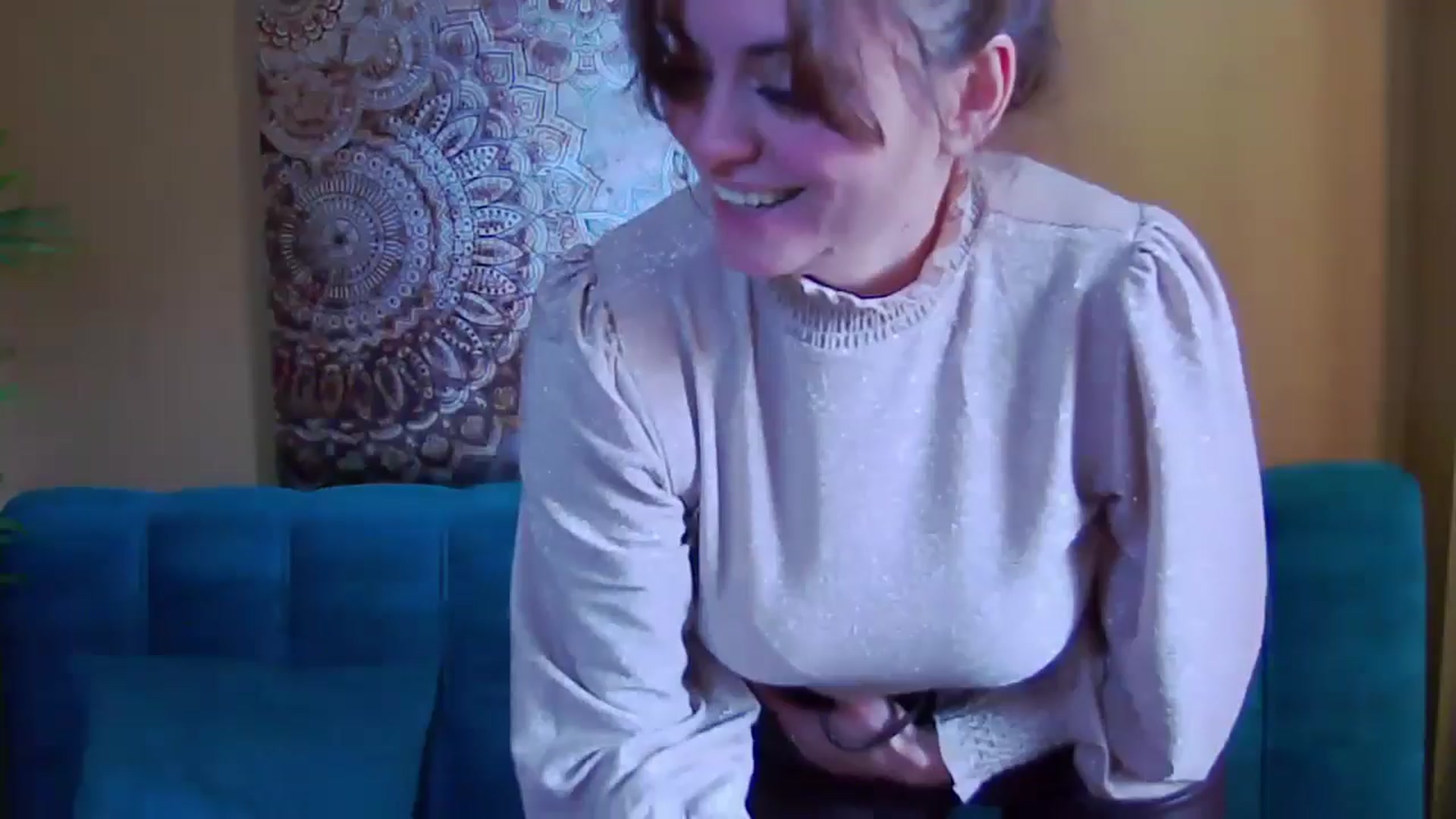 Gallery image thumbnail from ForeverChic's myfreecams stream on, 10/18/2024, 13:19 image 8 of 20