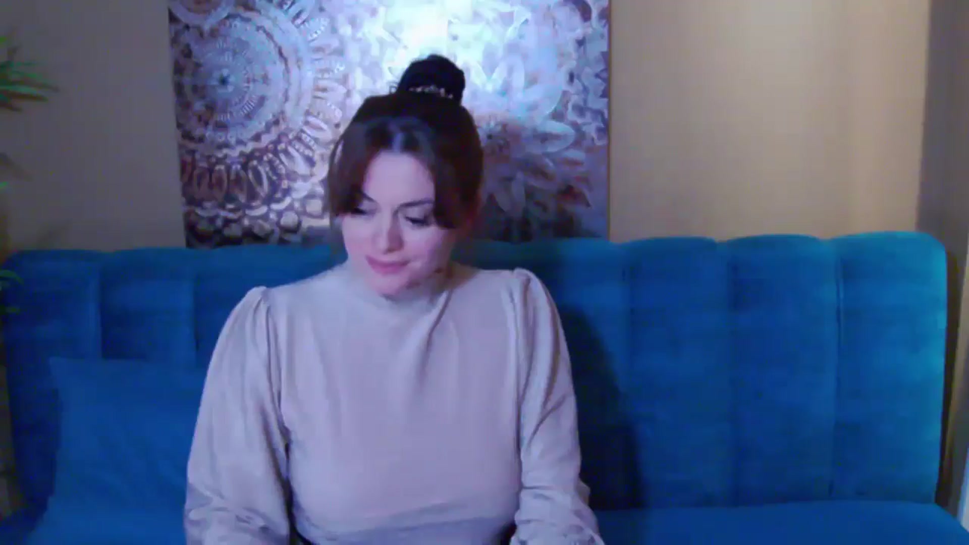 Gallery image thumbnail from ForeverChic's myfreecams stream on, 10/18/2024, 13:19 image 13 of 20