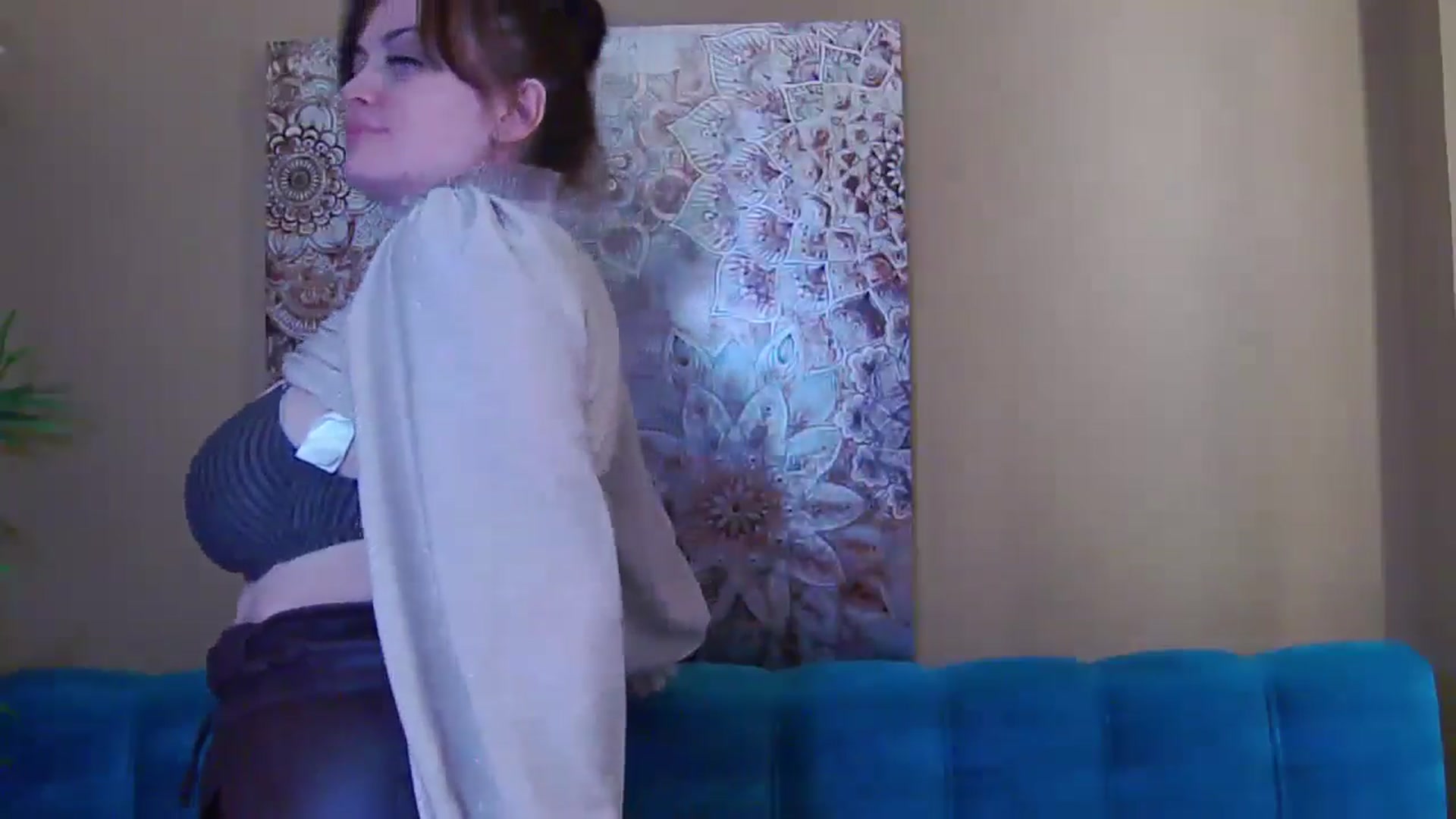 Gallery image thumbnail from ForeverChic's myfreecams stream on, 10/18/2024, 13:19 image 9 of 20