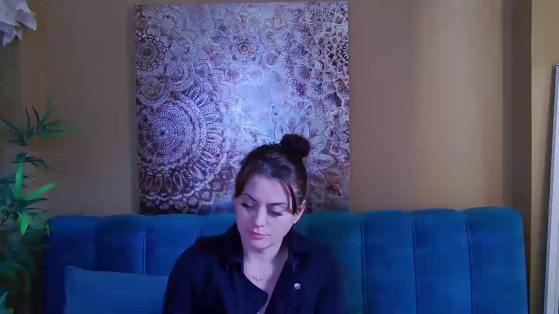Gallery image thumbnail from ForeverChic's myfreecams stream on, 10/19/2024, 13:43 image 9 of 20