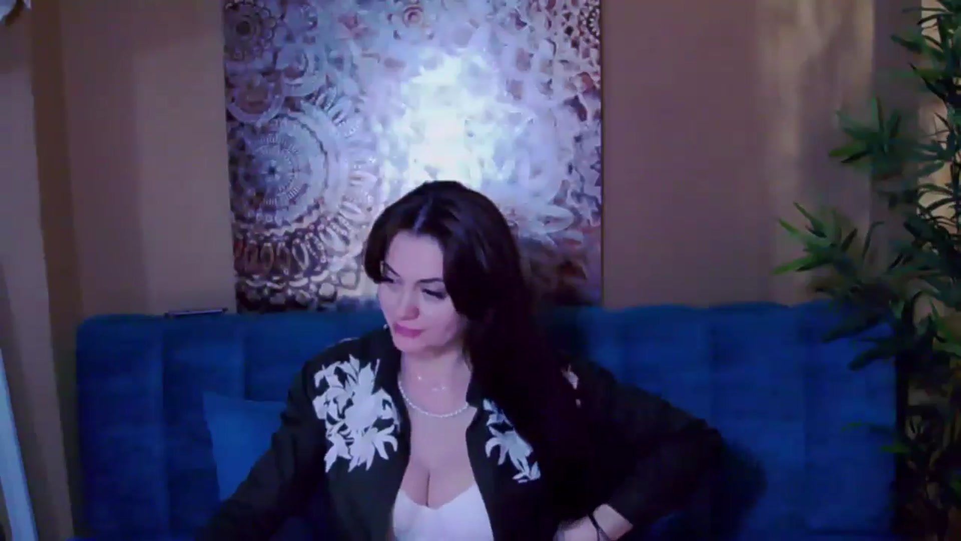 Gallery image thumbnail from ForeverChic's myfreecams stream on, 10/22/2024, 12:20 image 11 of 20
