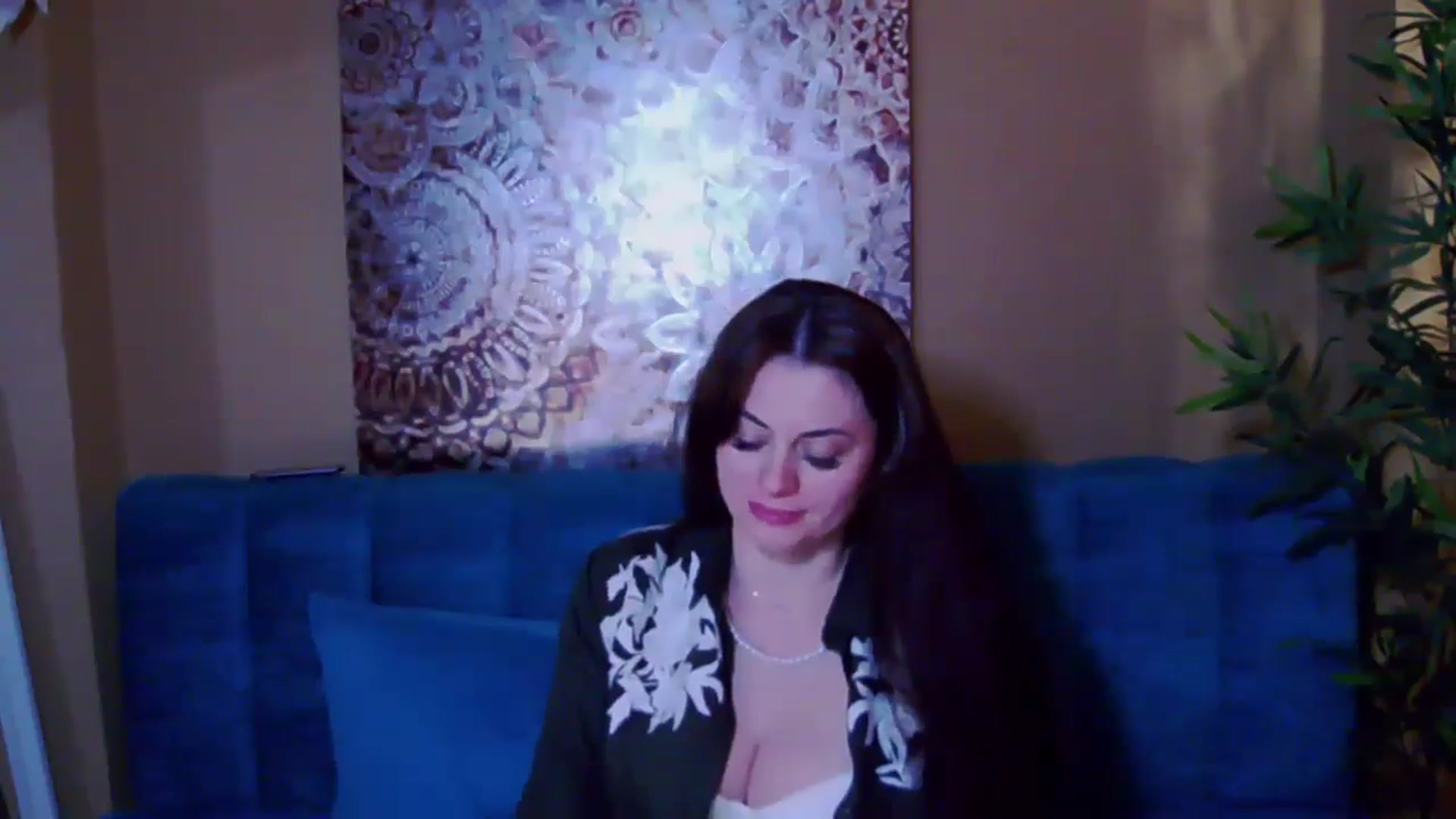Gallery image thumbnail from ForeverChic's myfreecams stream on, 10/22/2024, 12:20 image 10 of 20