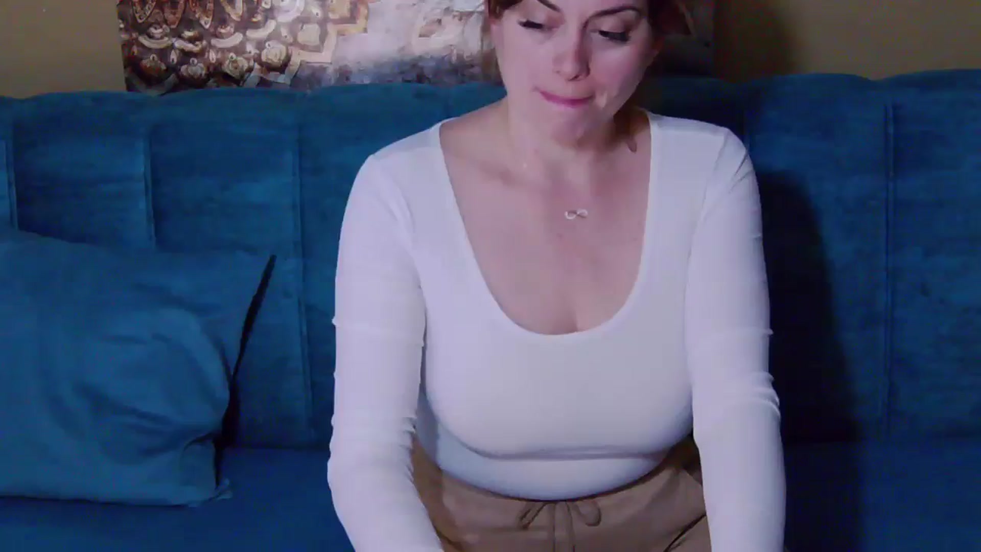 Gallery image thumbnail from ForeverChic's myfreecams stream on, 10/24/2024, 11:30 image 14 of 20
