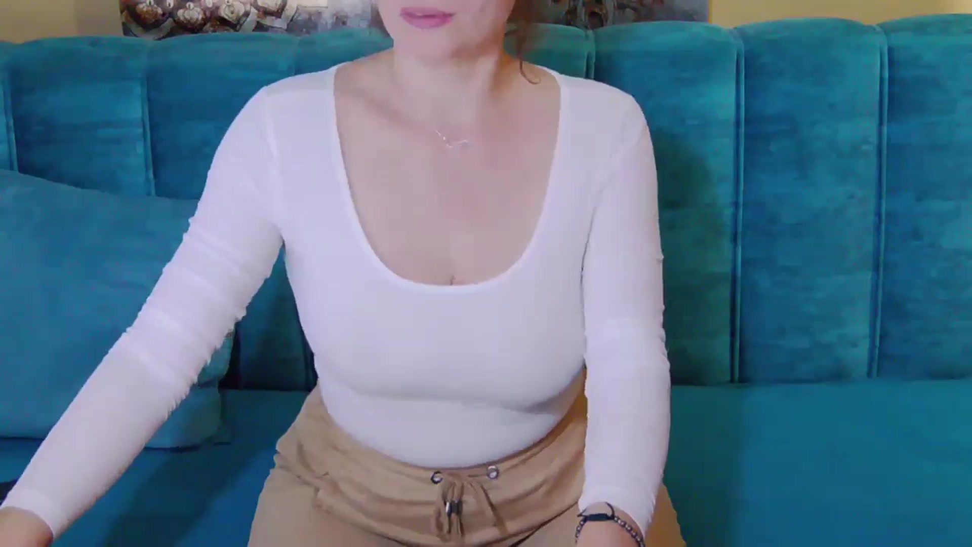 Gallery image thumbnail from ForeverChic's myfreecams stream on, 10/24/2024, 12:55 image 18 of 20
