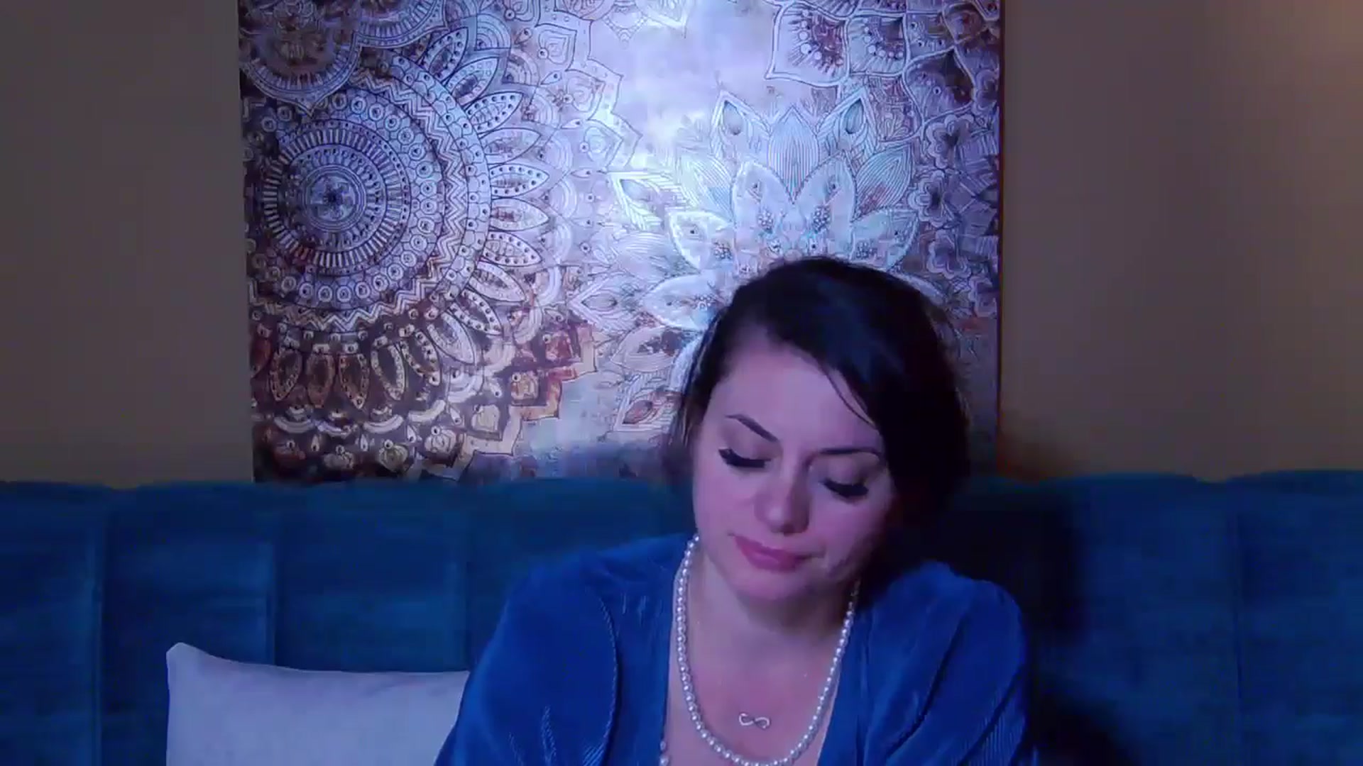 Gallery image thumbnail from ForeverChic's myfreecams stream on, 11/01/2024, 13:09 image 13 of 20