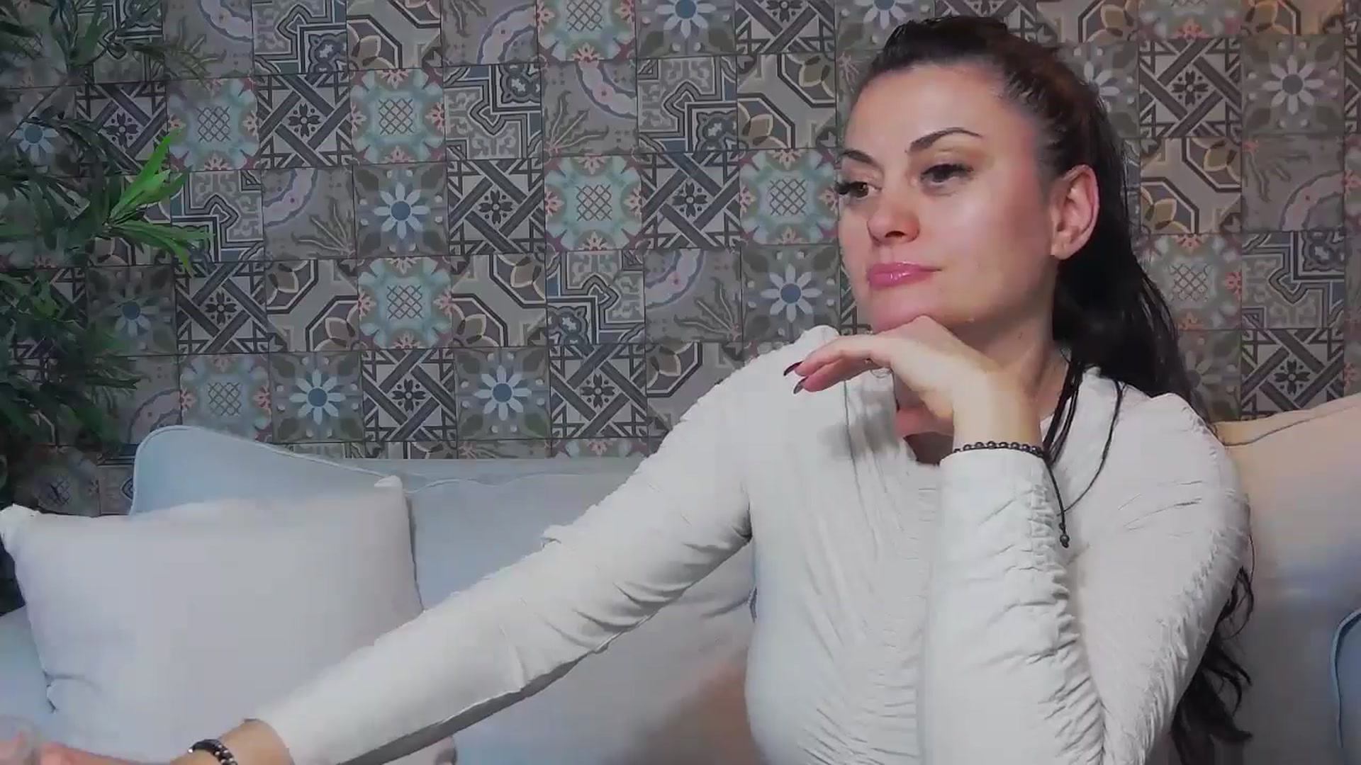 Gallery image thumbnail from ForeverChic's myfreecams stream on, 11/08/2024, 15:26 image 7 of 20