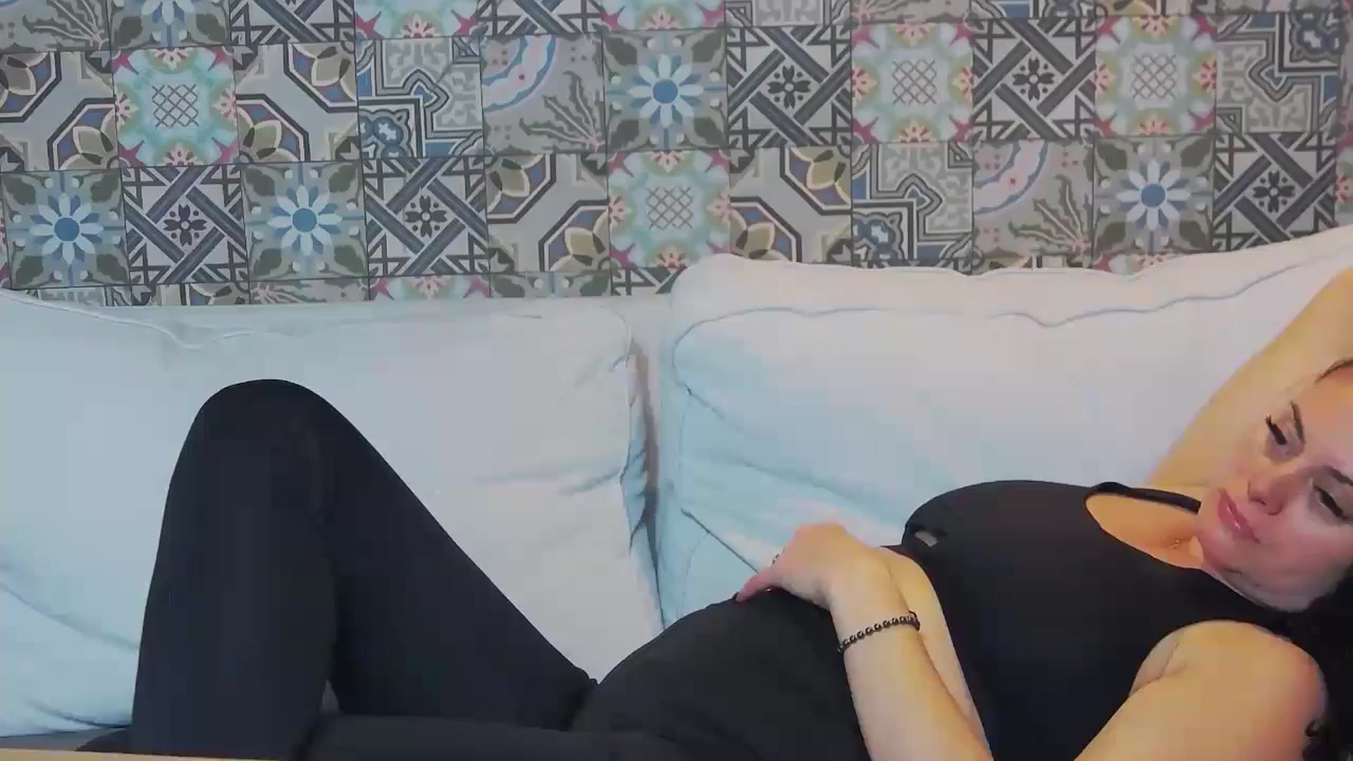 Gallery image thumbnail from ForeverChic's myfreecams stream on, 11/08/2024, 15:26 image 16 of 20