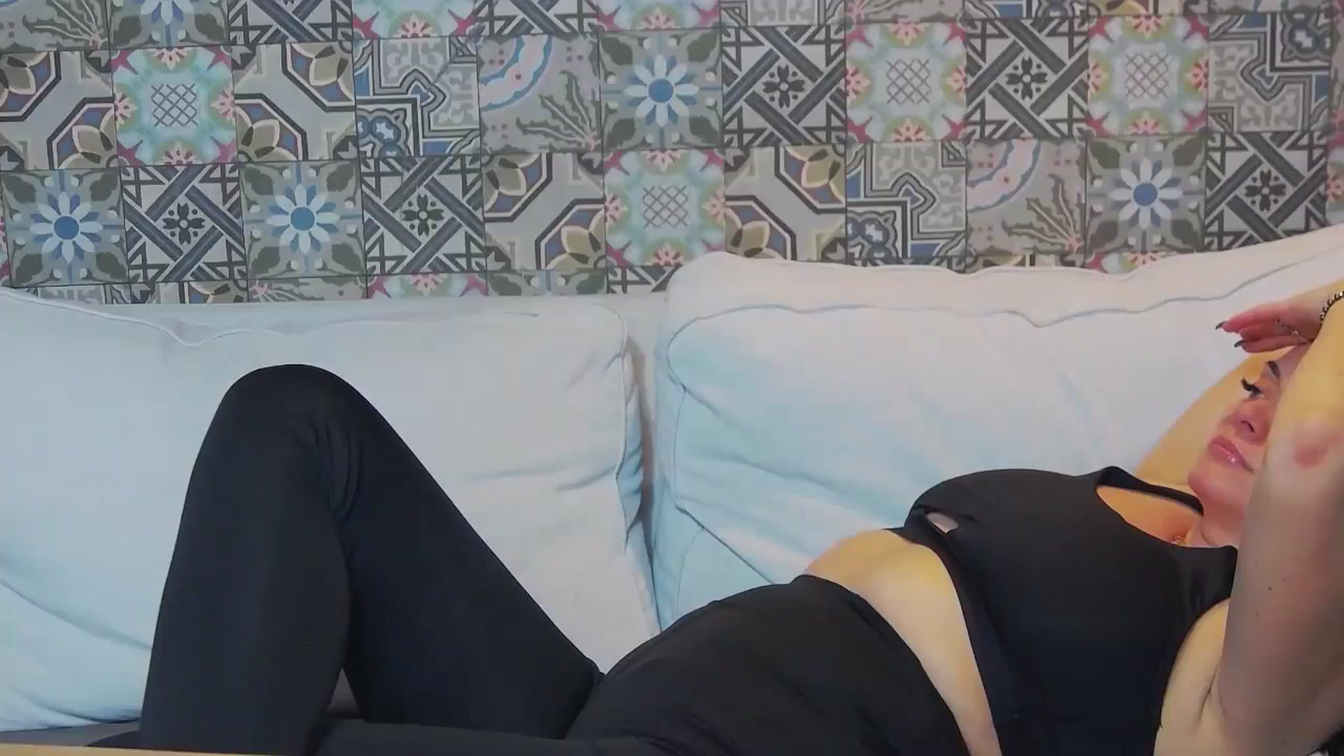 Gallery image thumbnail from ForeverChic's myfreecams stream on, 11/08/2024, 15:26 image 15 of 20
