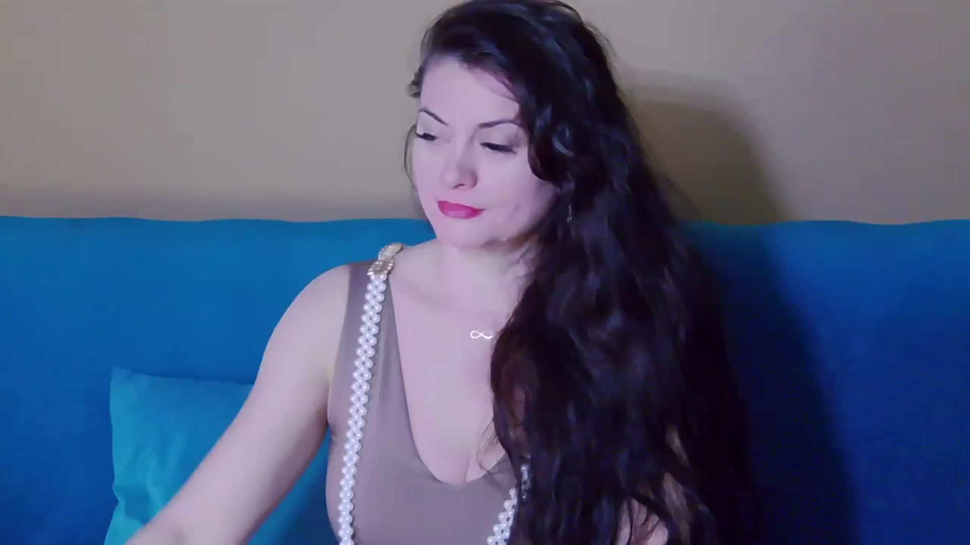 Gallery image thumbnail from ForeverChic's myfreecams stream on, 11/17/2024, 07:17 image 1 of 20