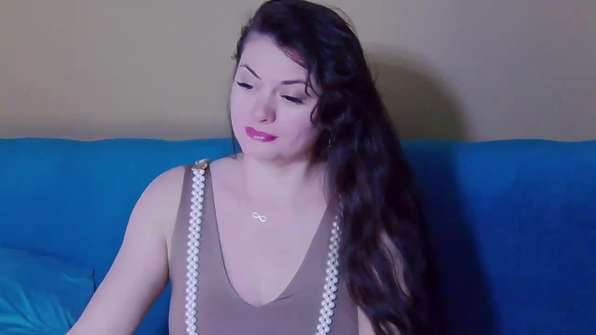 Gallery image thumbnail from ForeverChic's myfreecams stream on, 11/17/2024, 09:35 image 2 of 20