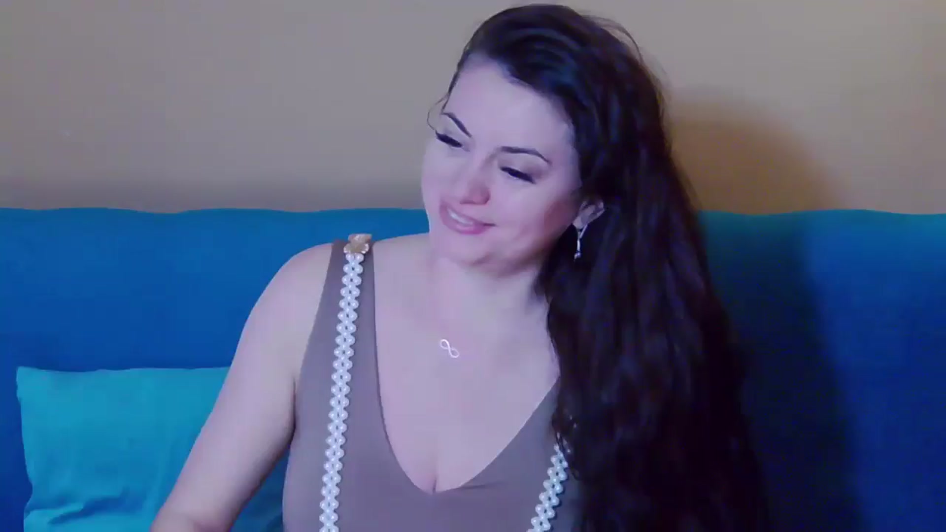 Gallery image thumbnail from ForeverChic's myfreecams stream on, 11/17/2024, 10:50 image 1 of 20