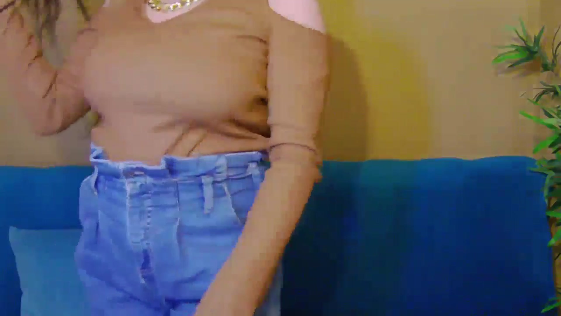 Gallery image thumbnail from ForeverChic's myfreecams stream on, 11/20/2024, 12:21 image 8 of 20