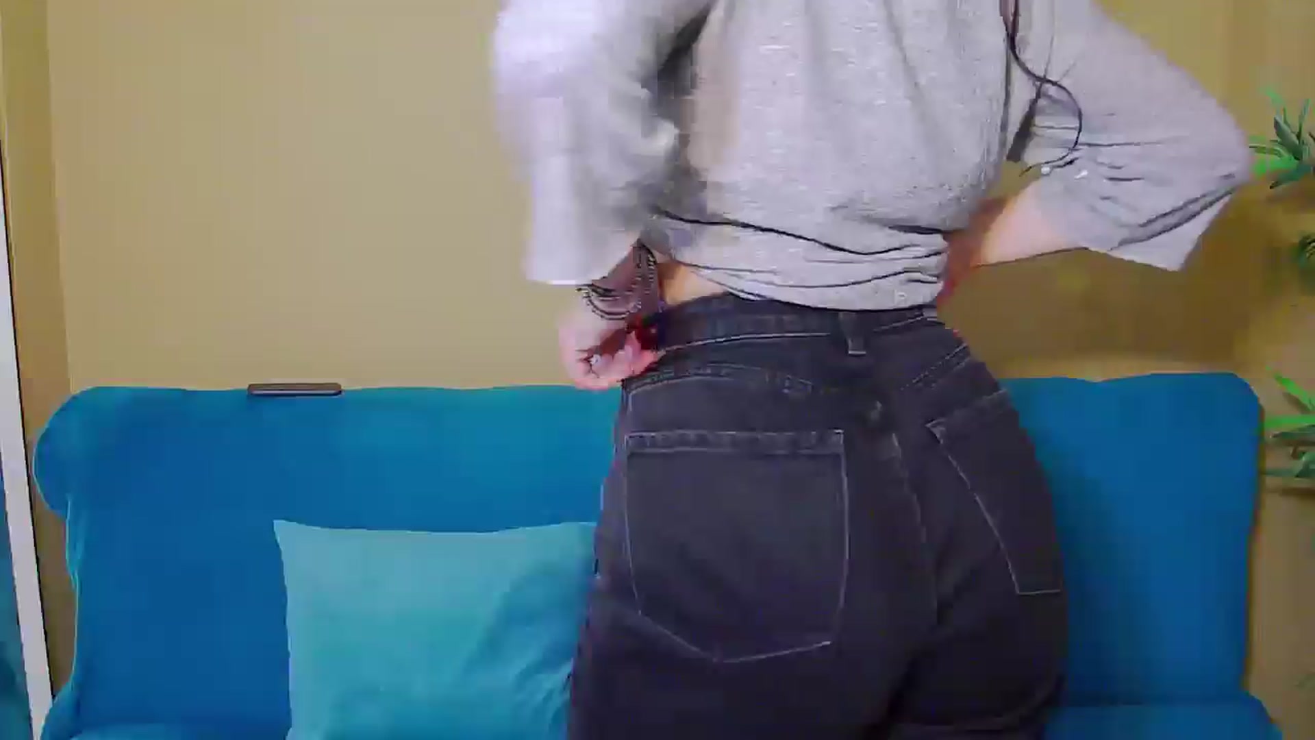 Gallery image thumbnail from ForeverChic's myfreecams stream on, 11/25/2024, 14:13 image 6 of 20